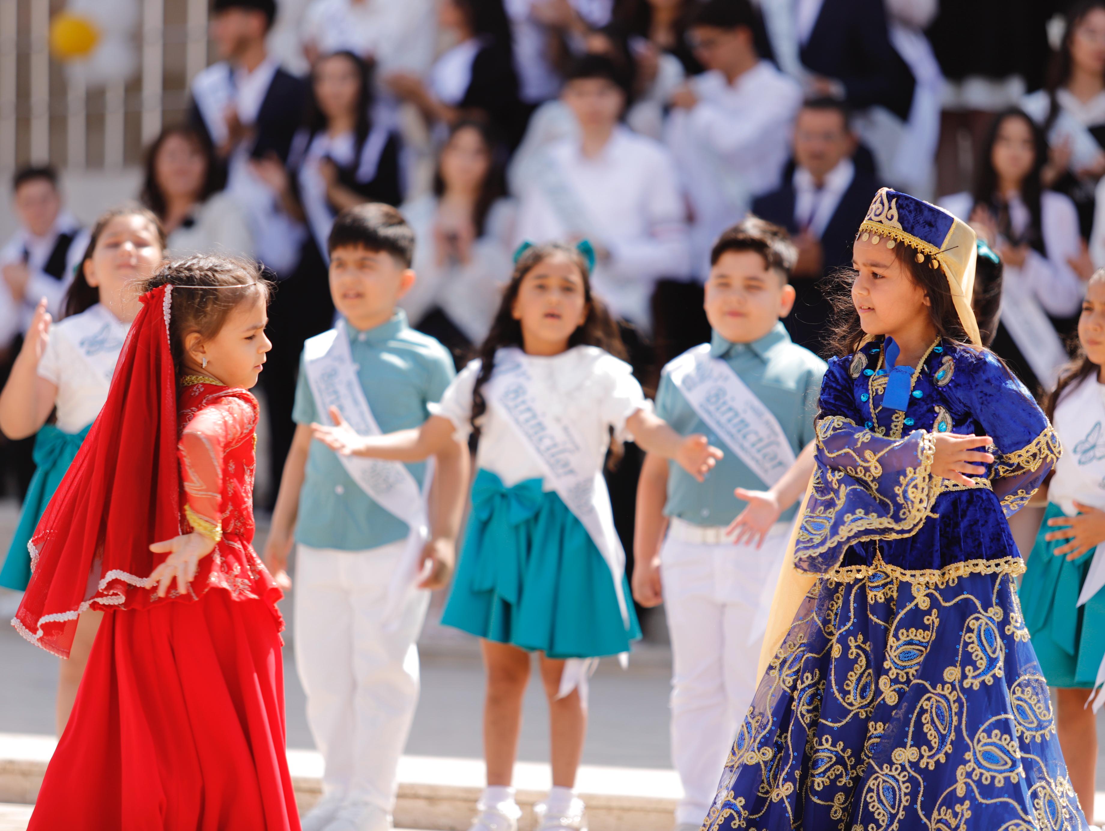 Elm və təhsil nazirinin müavini Naxçıvanda "Son zəng" tədbirində iştirak edib