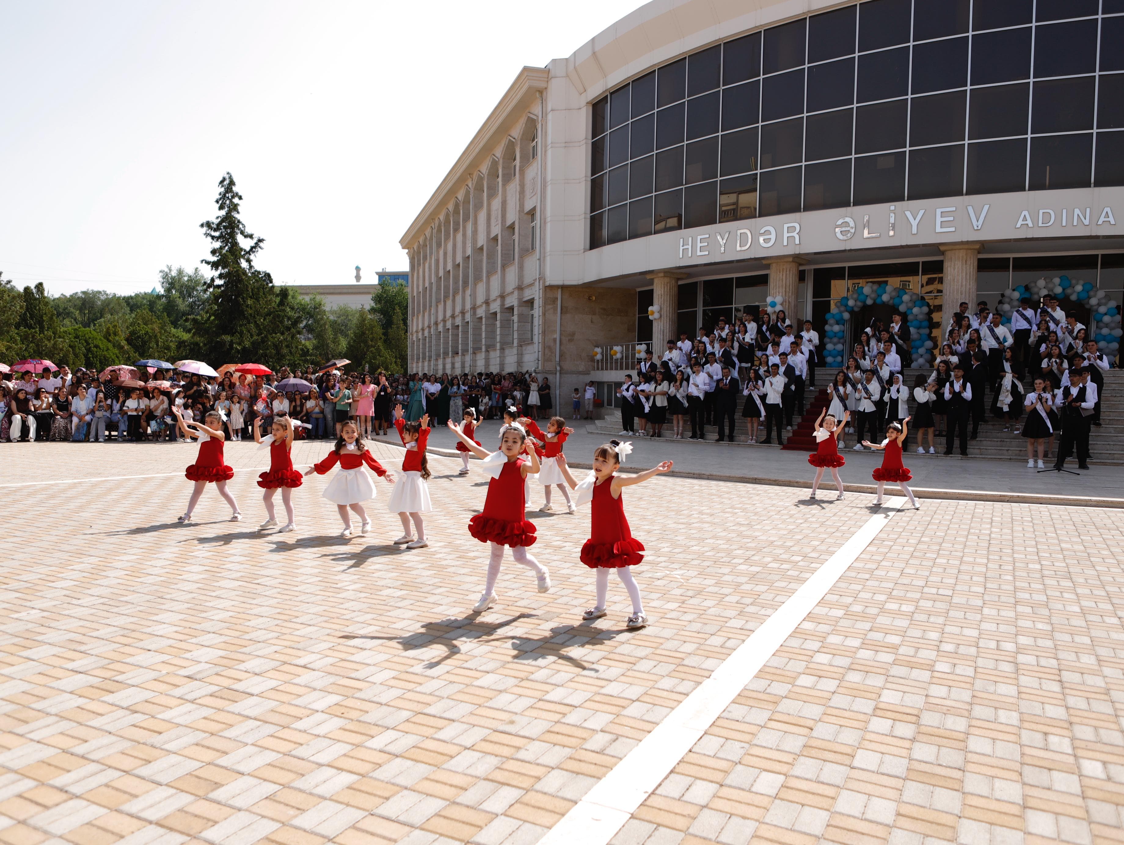 Elm və təhsil nazirinin müavini Naxçıvanda "Son zəng" tədbirində iştirak edib