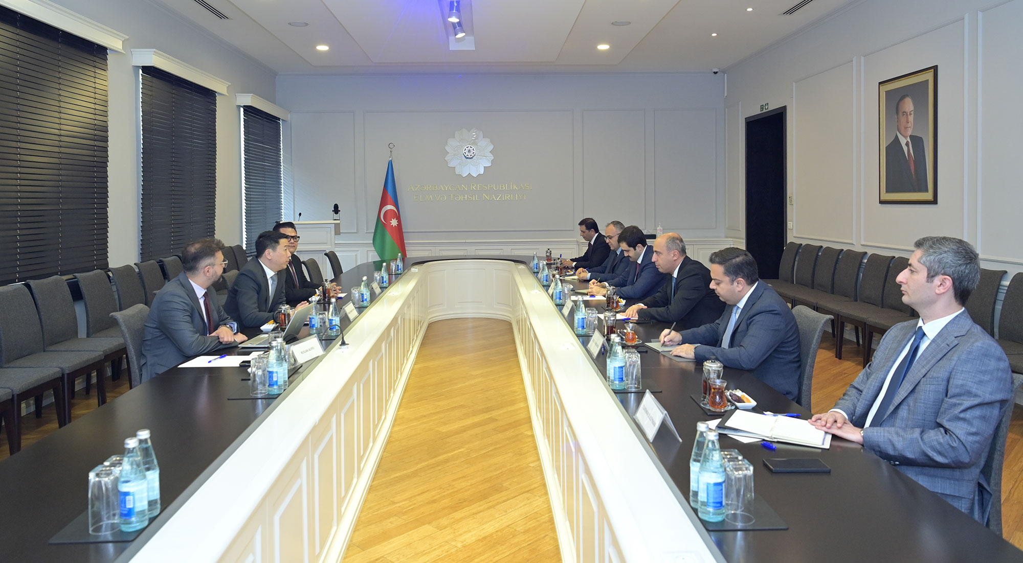 Elm və Təhsil Nazirliyi ilə G42 "Presight" şirkəti arasında əməkdaşlıq imkanları müzakirə olunub 