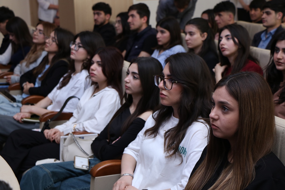 Elm və Təhsil Nazirliyi yanında İctimai Şuranın üzvləri AzMİU-da olublar