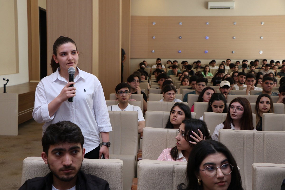 Elm və Təhsil Nazirliyi yanında İctimai Şuranın üzvləri AzMİU-da olublar