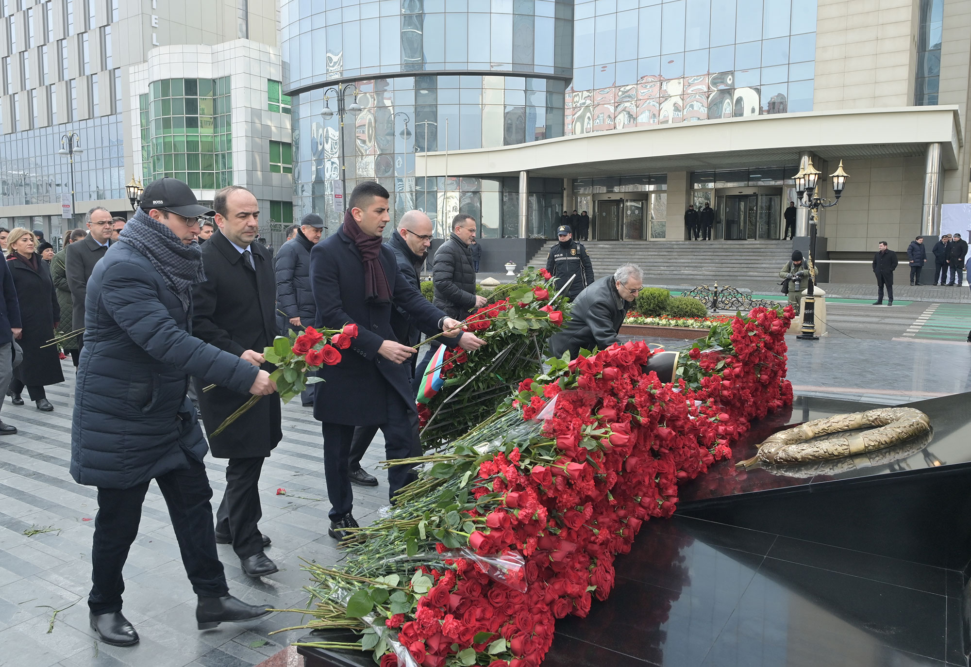 Elm və Təhsil Nazirliyinin kollektivi Xocalı qurbanlarını yad edib