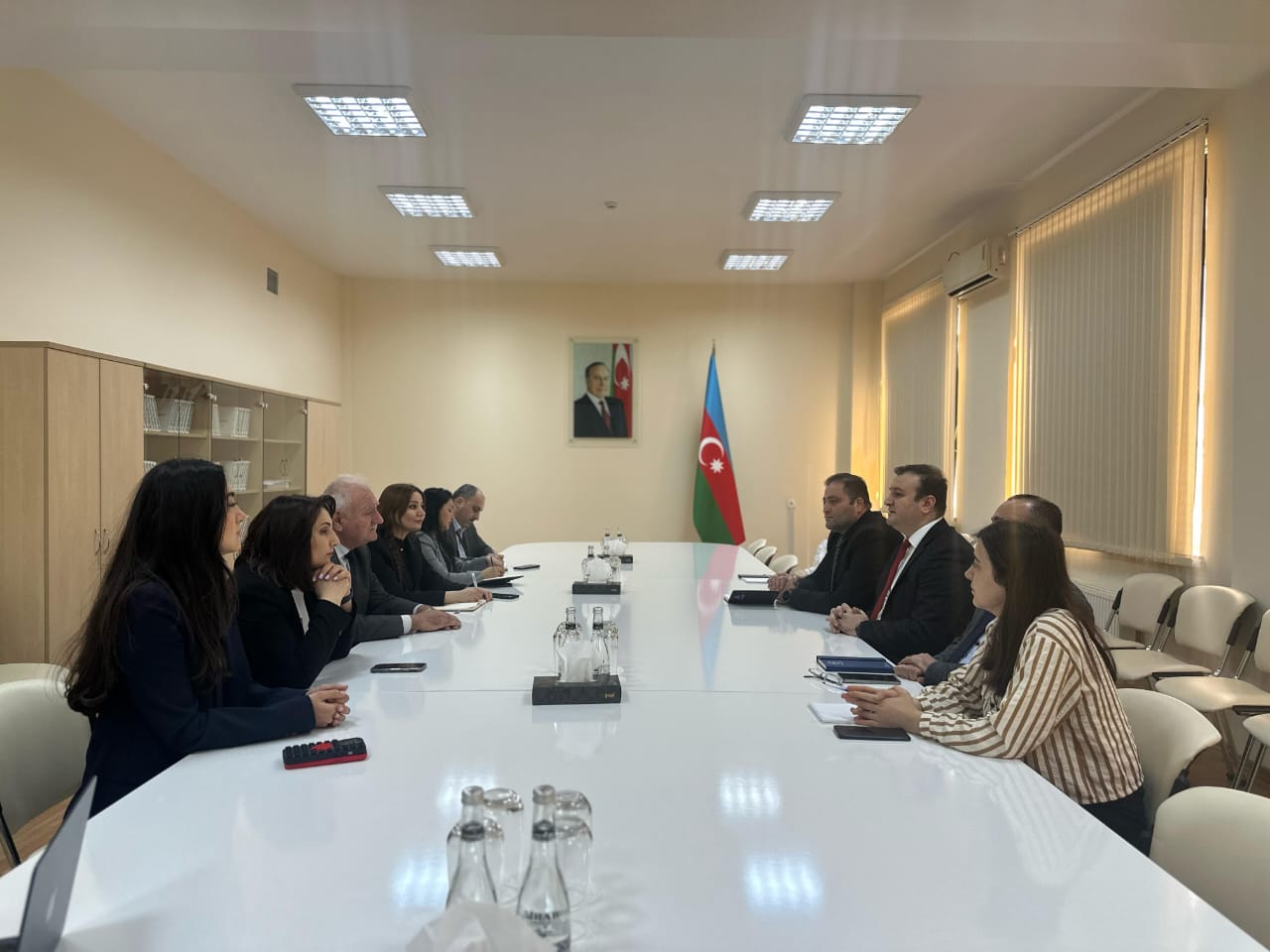Elm və Təhsil Nazirliyinin və İqtisadi Zonalar Agentliyinin İctimai Şura üzvləri arasında görüş keçirilib   