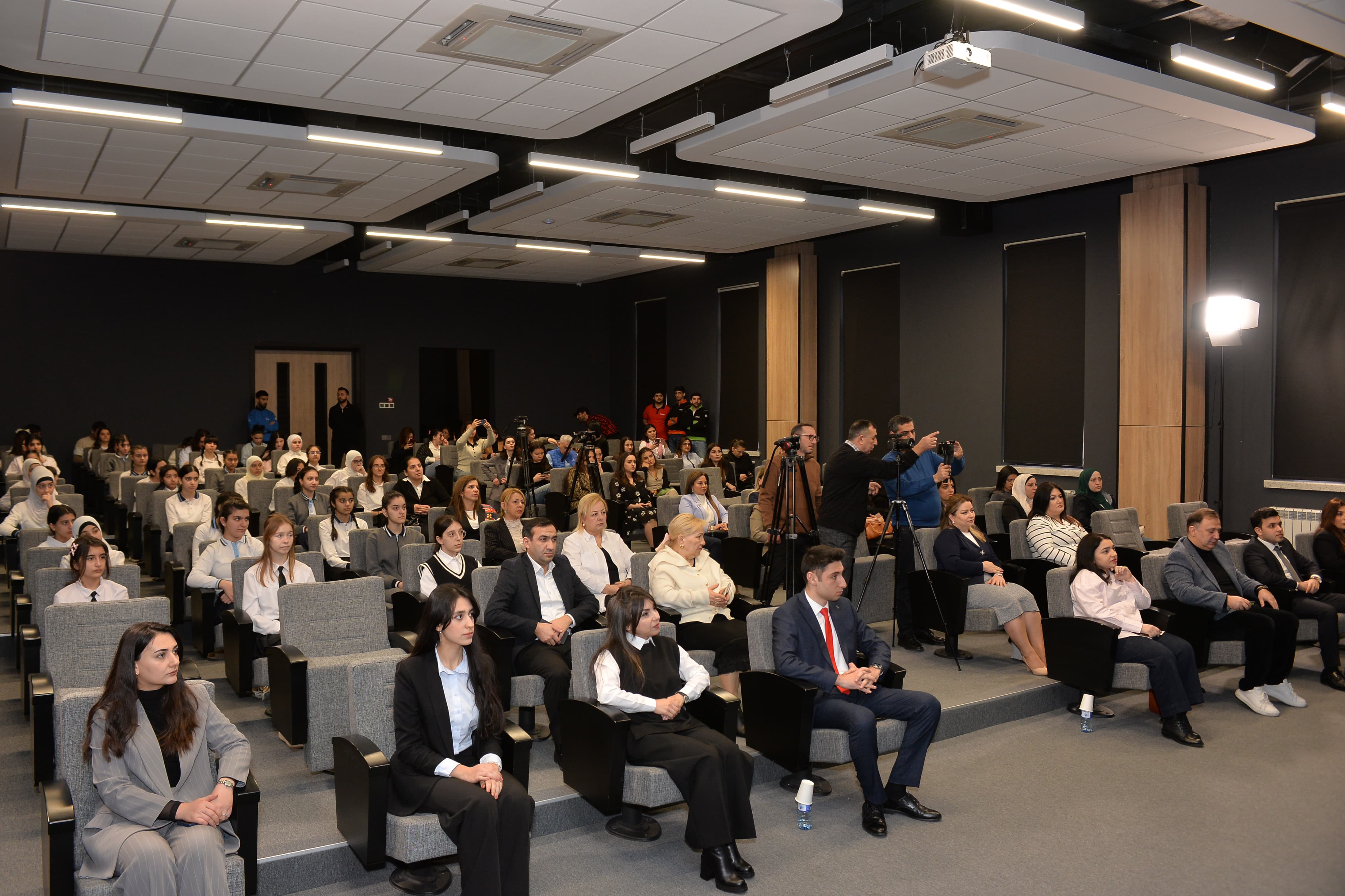 Elmdə Qadın və Qızların Beynəlxalq Günü qeyd olunub