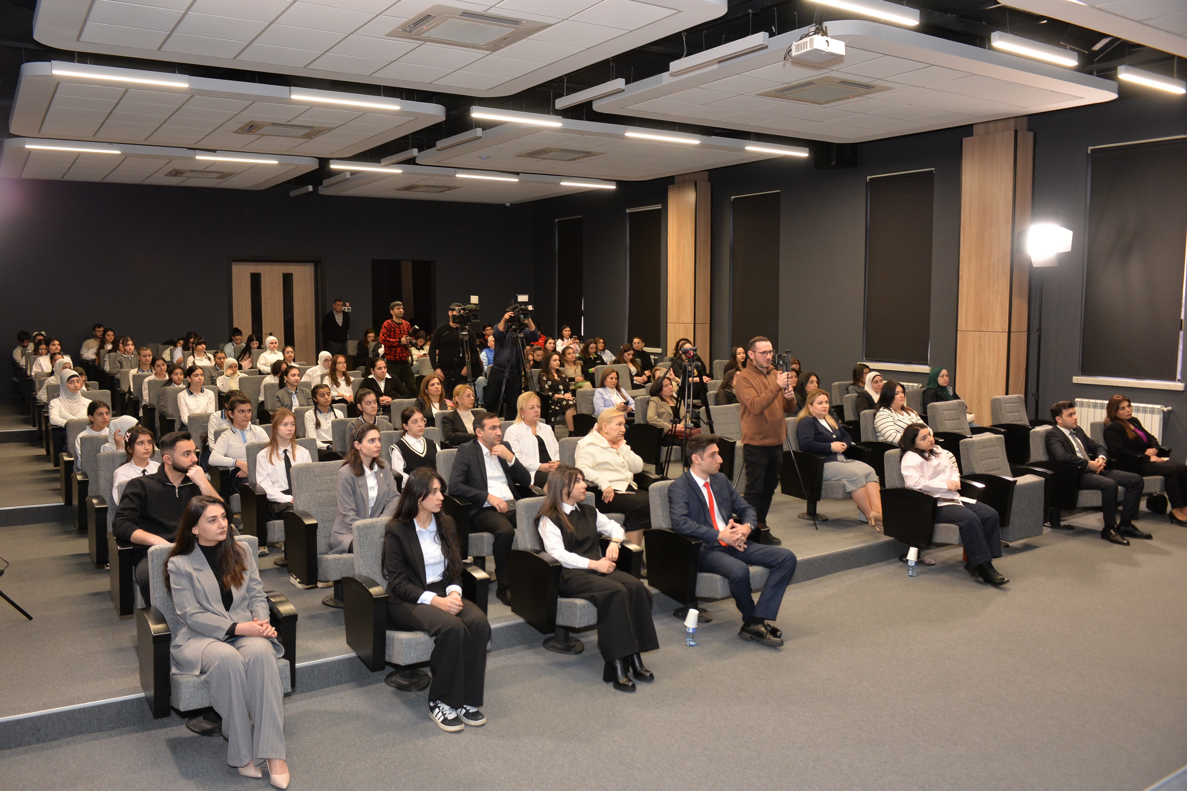 Elmdə Qadın və Qızların Beynəlxalq Günü qeyd olunub