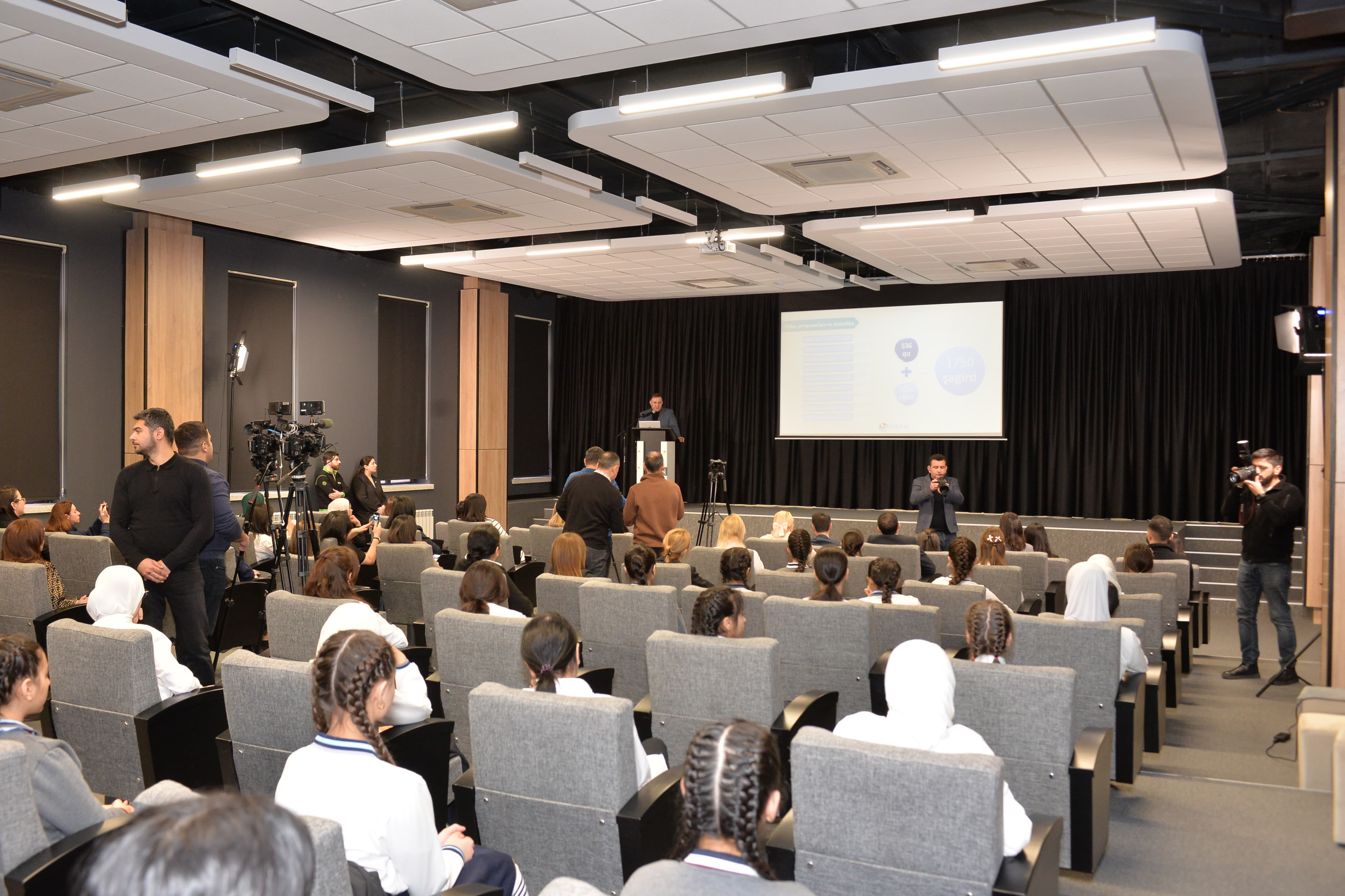 Elmdə Qadın və Qızların Beynəlxalq Günü qeyd olunub