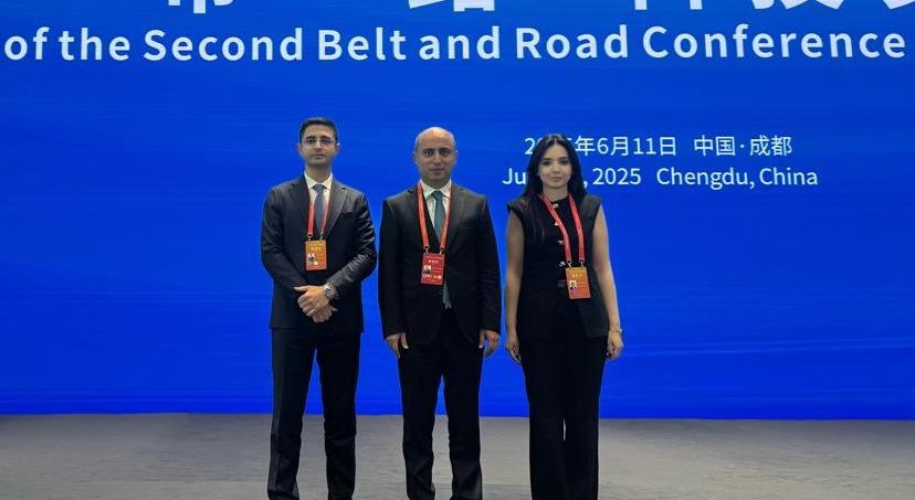 Emin Əmrullayev 2-ci “Bir kəmər, Bir yol” konfransında iştirak edir 