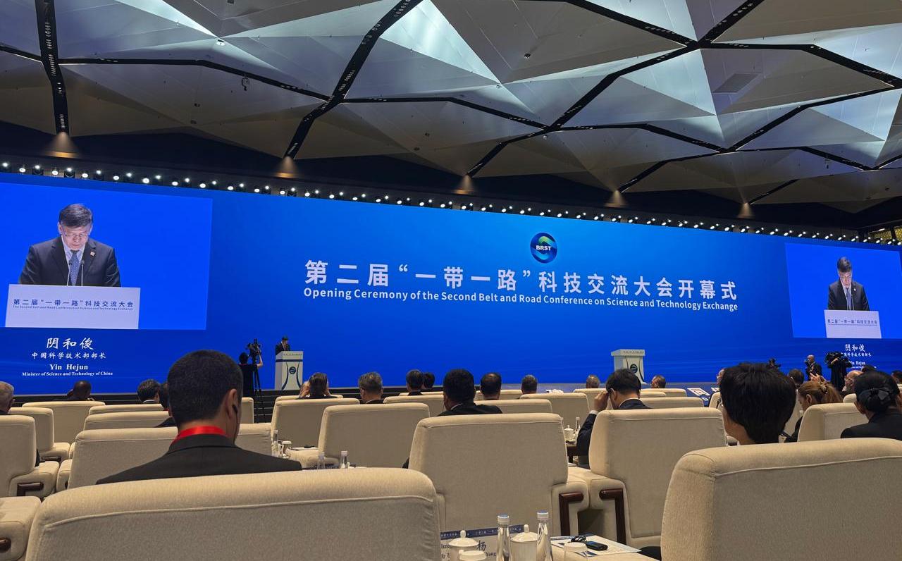 Emin Əmrullayev 2-ci “Bir kəmər, Bir yol” konfransında iştirak edir