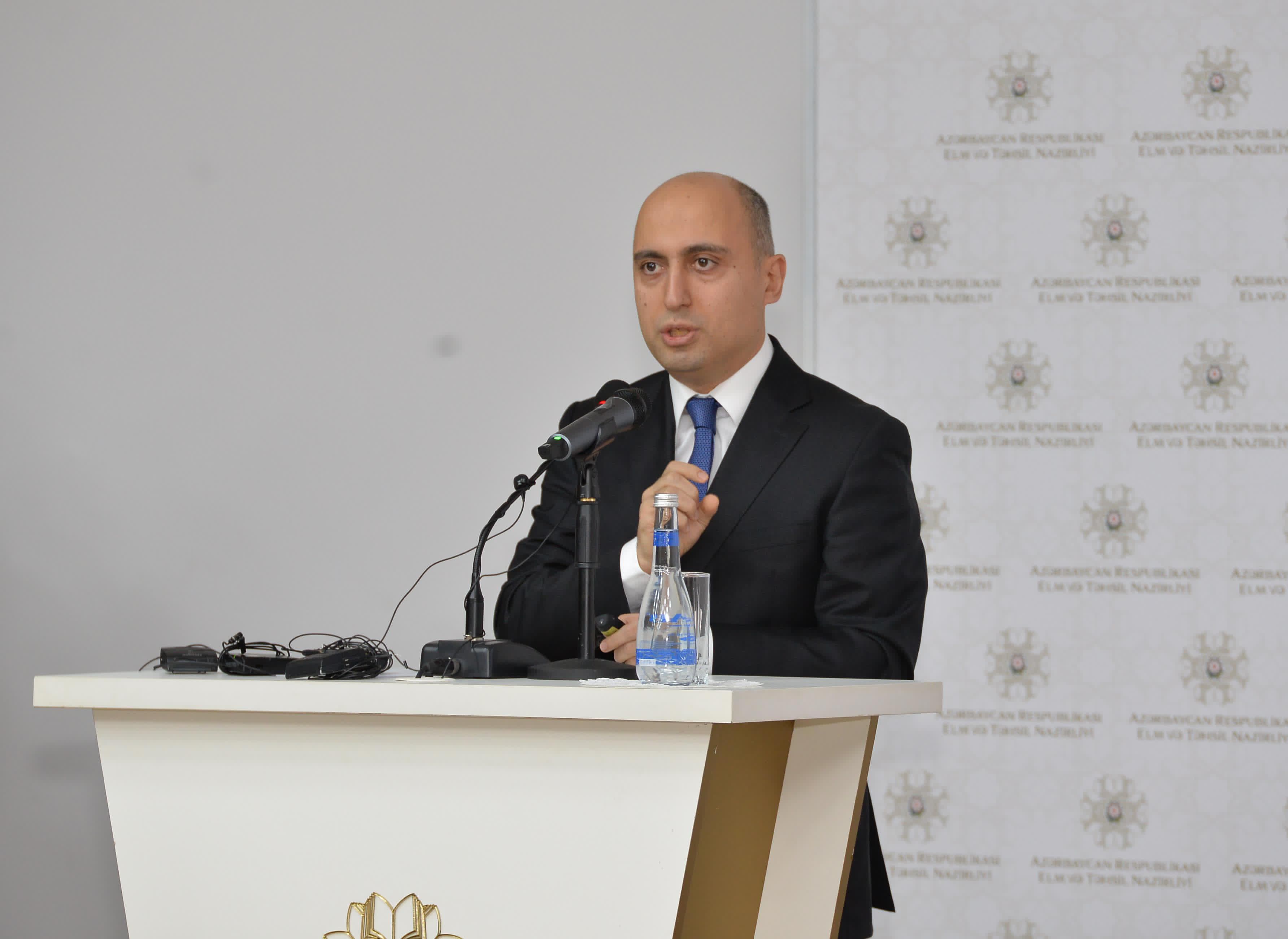 Emin Əmrullayev: Bu il 130-a qədər məktəb rasionallaşdırılacaq 