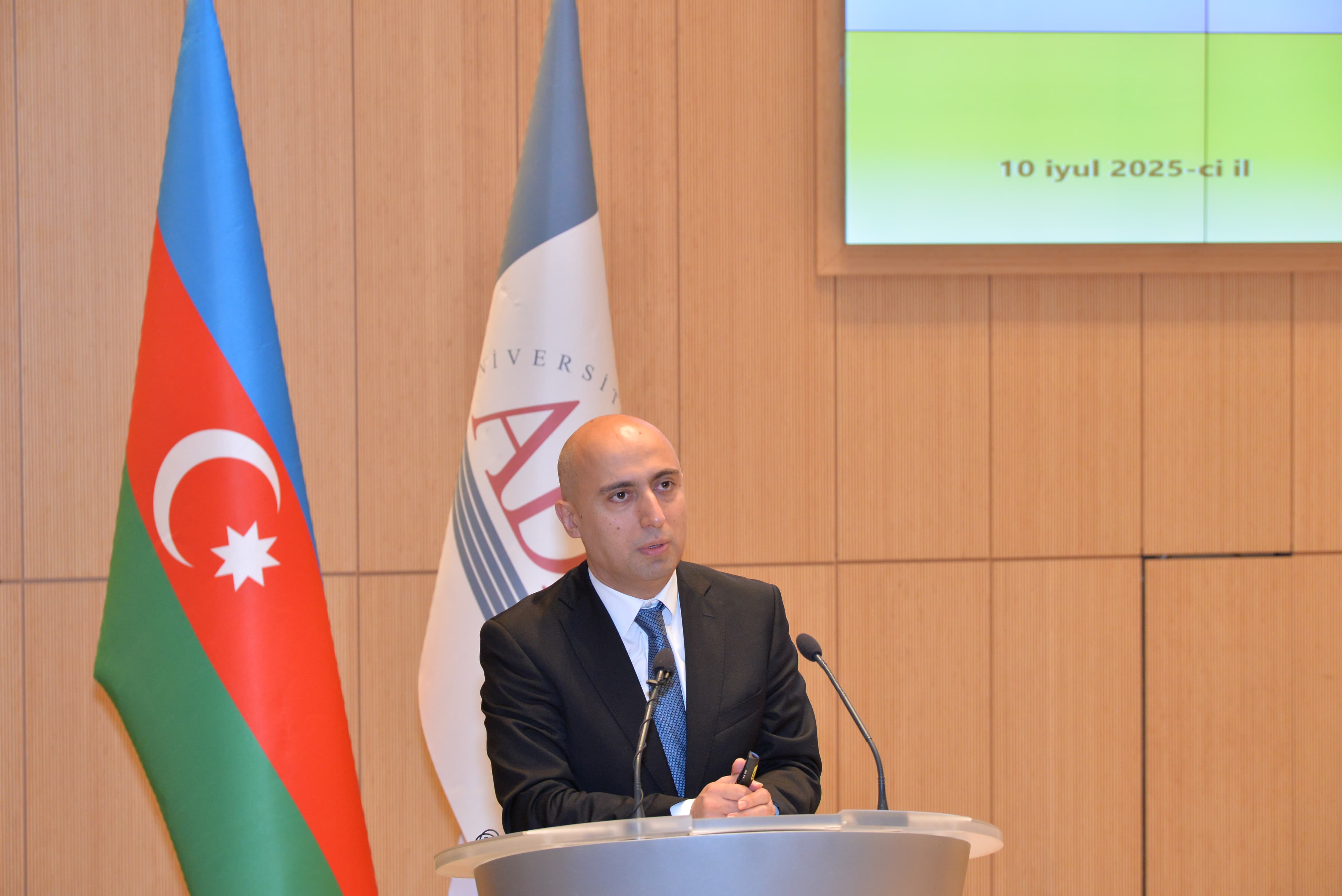 Emin Əmrullayev: Növbəti il bütün müəllimlər sertifikatlaşdırmadan keçmiş olacaqlar