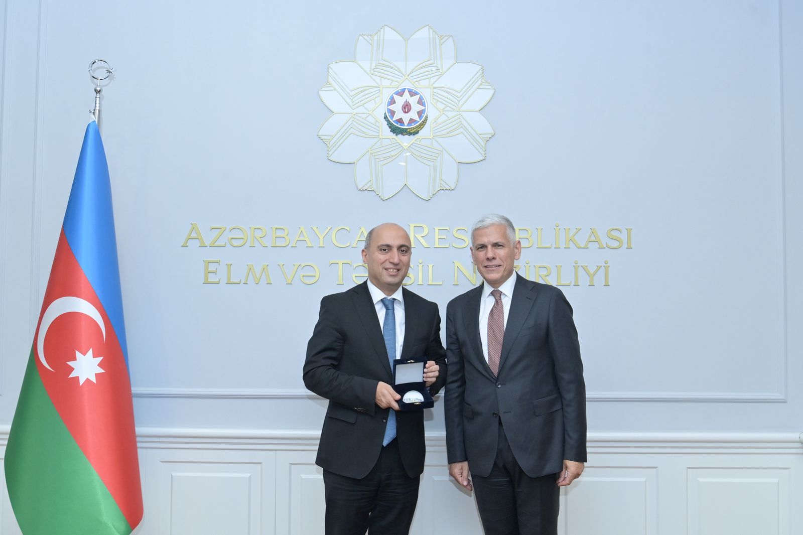 Emin Əmrullayev Özyeğin Universitetinin rektoru ilə görüşüb