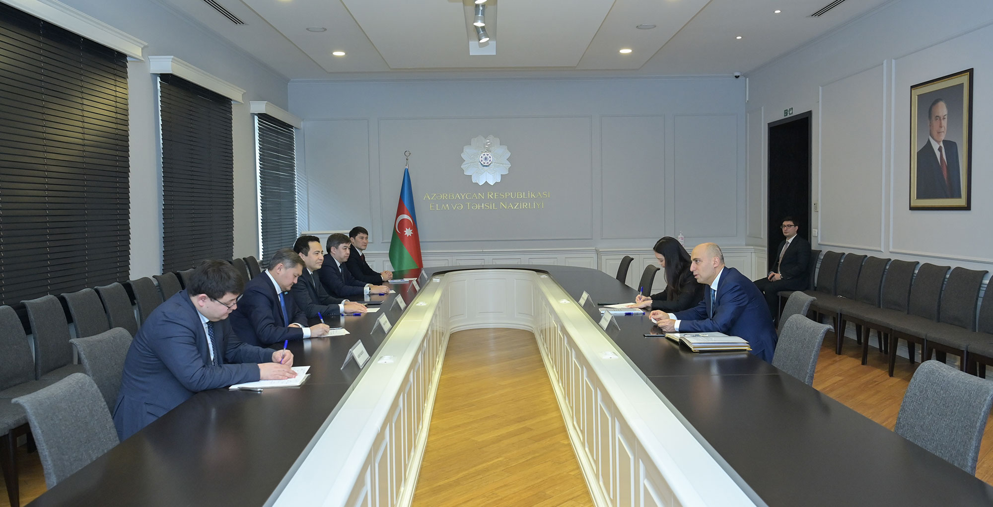 Emin Əmrullayev qazaxıstanlı həmkarı ilə görüşüb