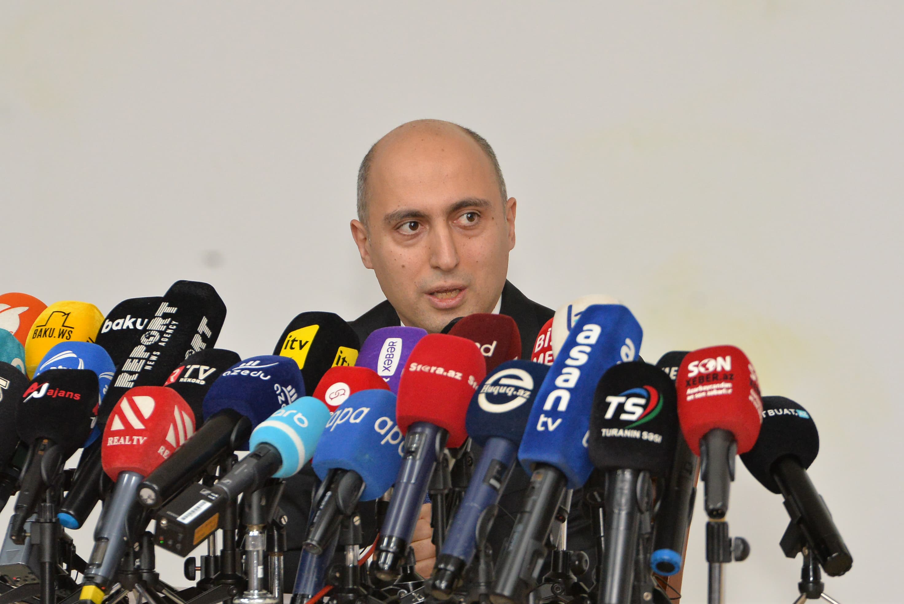 Emin Əmrullayev: Süni intellekt tədrisə yanaşmaları kökündən dəyişəcək 