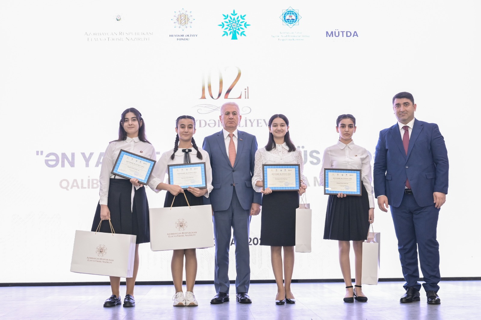 “Ən yaxşı təqdimat" müsabiqəsinin qalibləri  mükafatlandırılıb