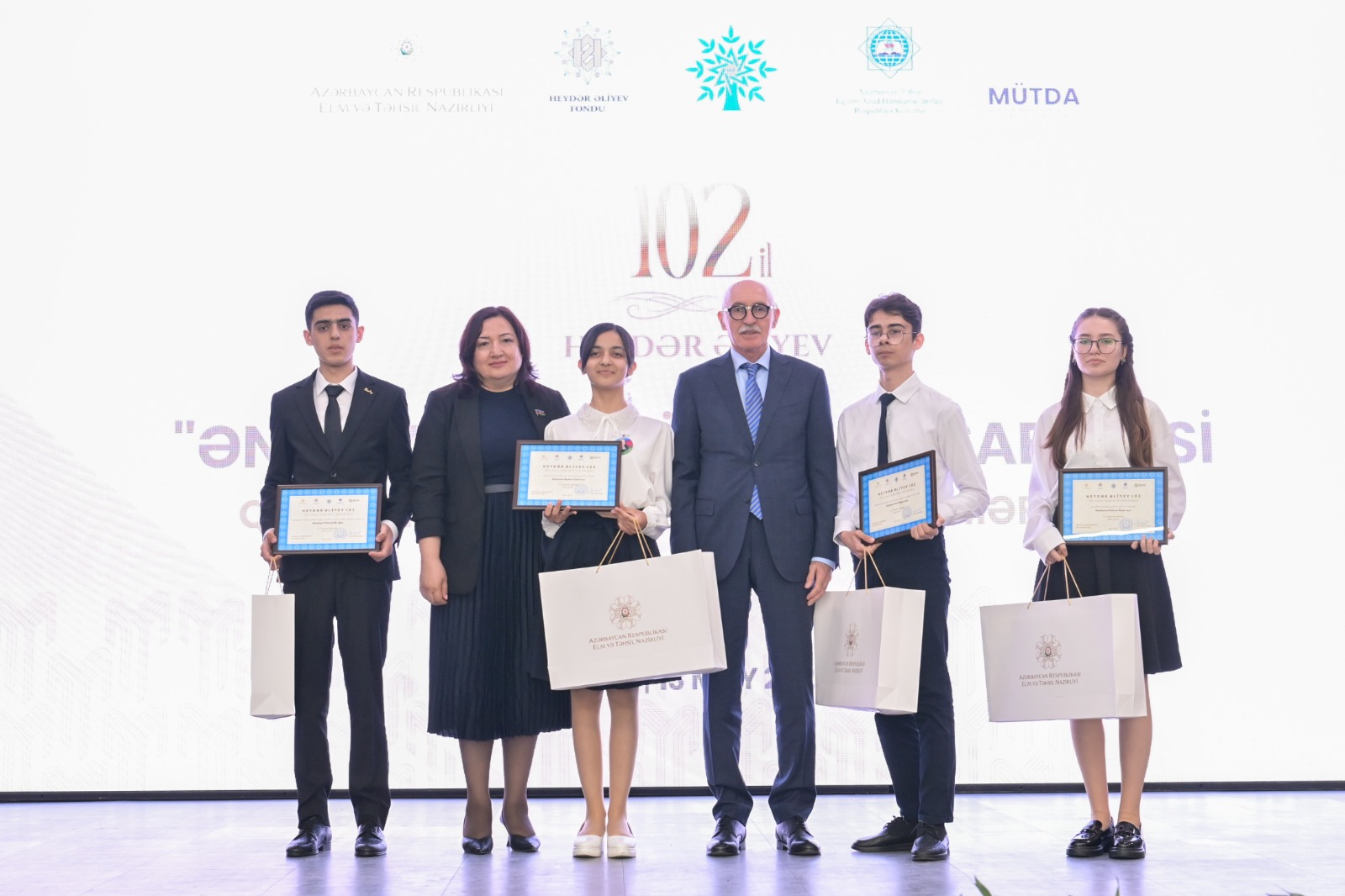 “Ən yaxşı təqdimat" müsabiqəsinin qalibləri  mükafatlandırılıb