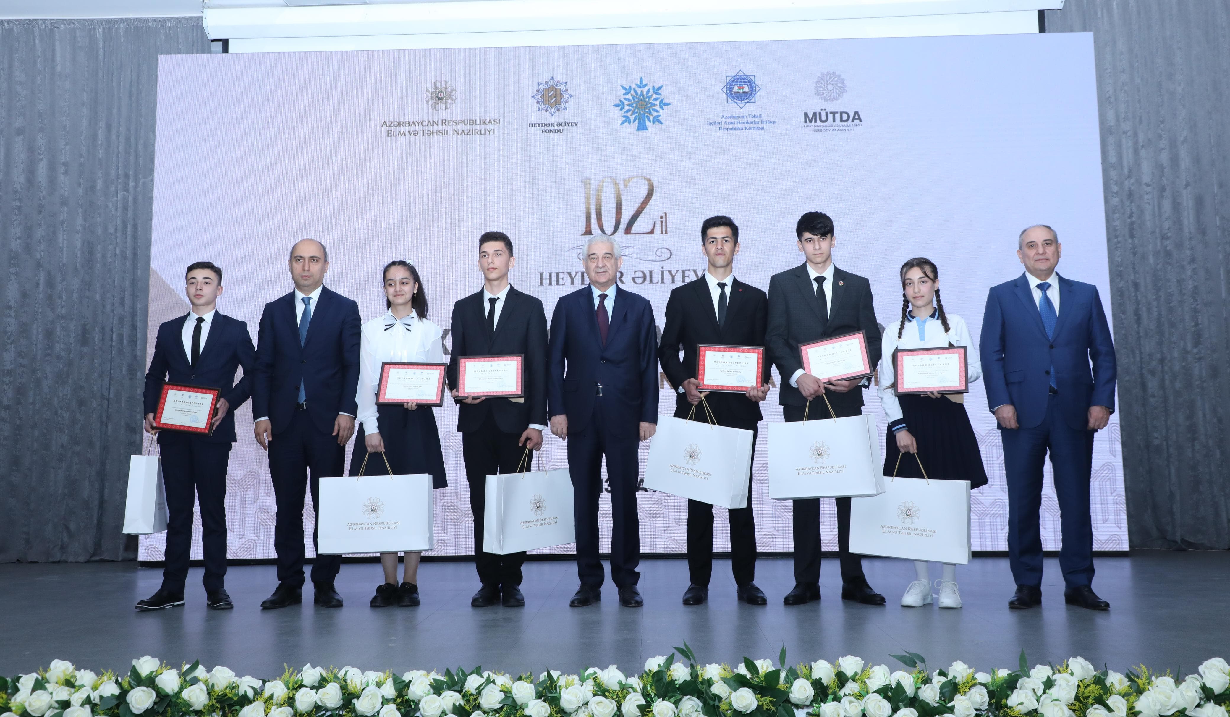 “Ən yaxşı təqdimat" müsabiqəsinin qalibləri  mükafatlandırılıb