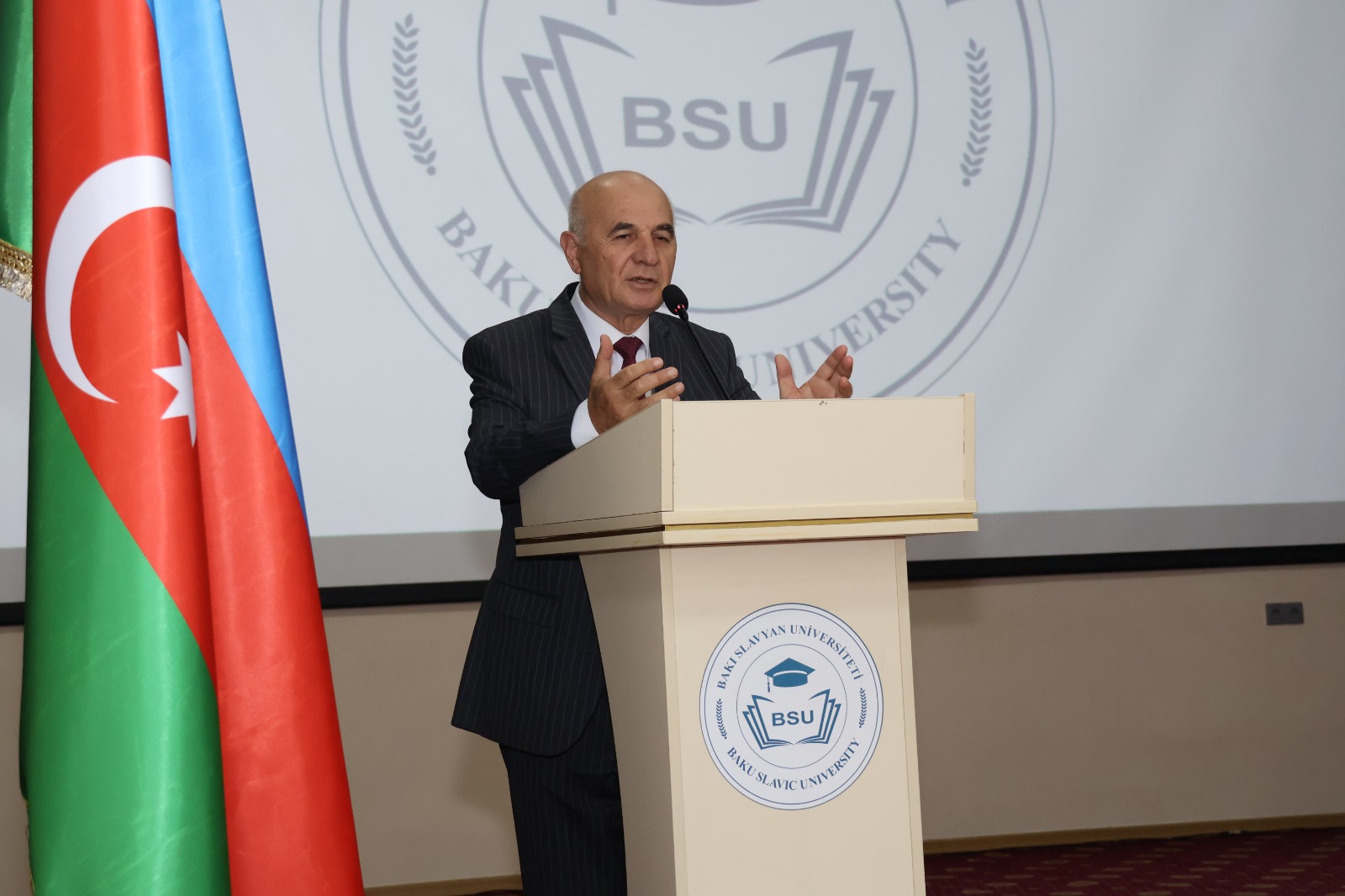 Ənvər Abbasov: Məktəb və valideynin vəzifələri konkret şəkildə müəyyənləşdirilməlidir 