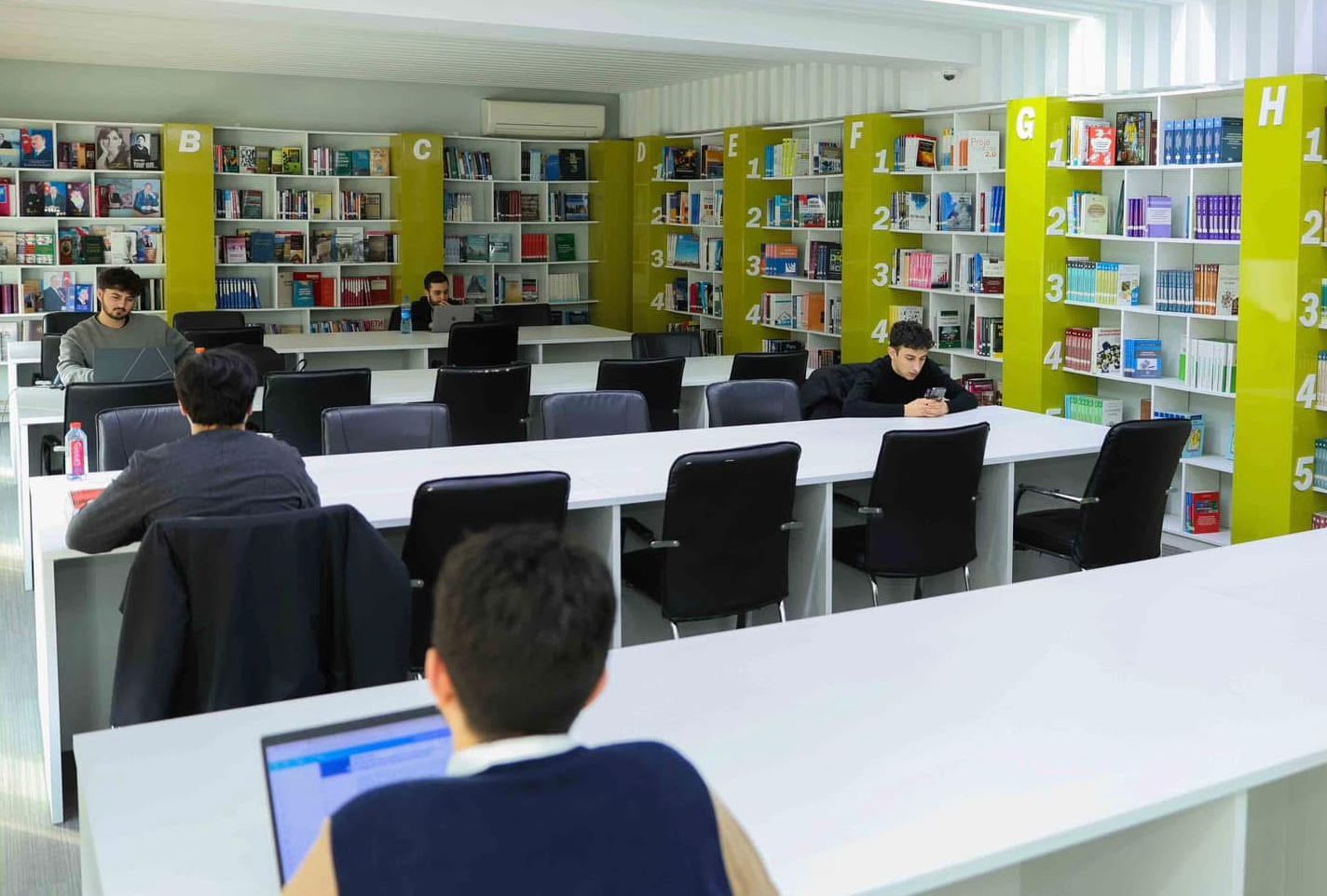 ETN yanında İctimai Şuranın üzvləri UNEC-də olublar