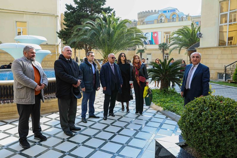 ETN yanında İctimai Şuranın üzvləri UNEC-də olublar