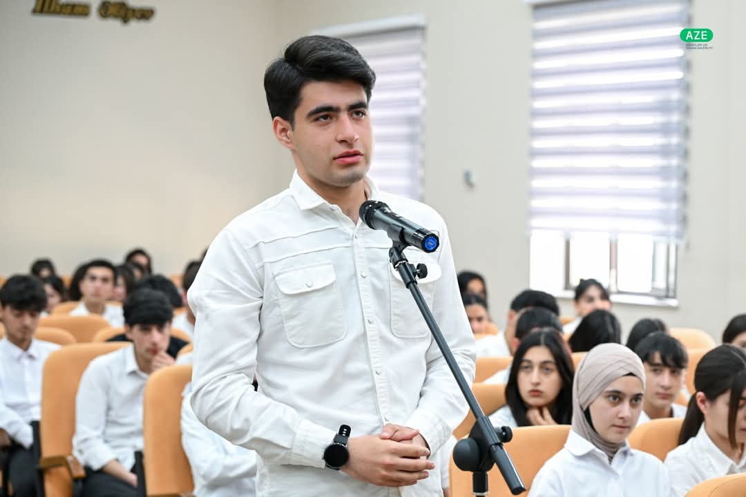 Fərid Qayıbov Qəbələ Dövlət Peşə Təhsil Mərkəzinin tələbələri ilə görüşüb