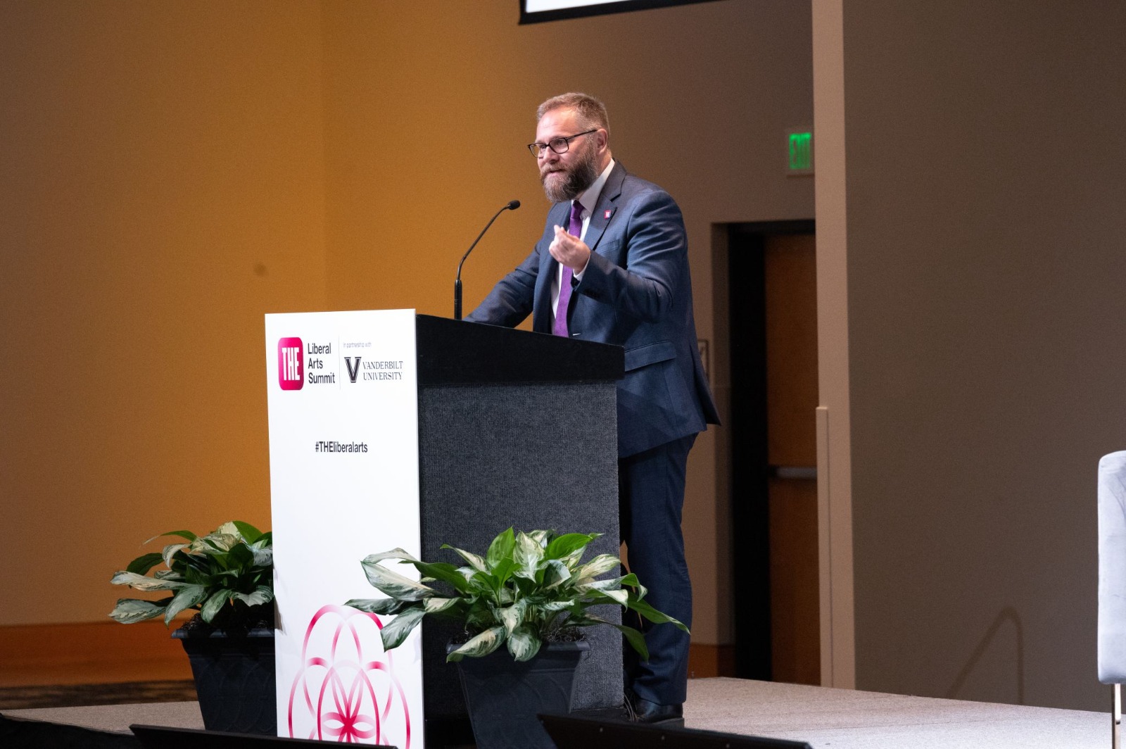 Fil Bati: Azərbaycan universitetləri öz tədqiqat fəaliyyətlərini əhəmiyyətli dərəcədə artırır 