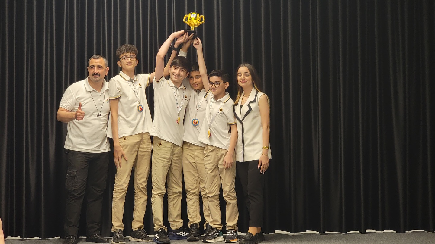 "FIRST LEGO League Challenge" yarışının qalibləri mükafatlandırılıb