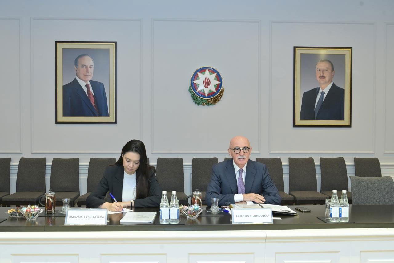 Firudin Qurbanov Gürcüstan parlamentinin komitə sədri ilə görüşüb