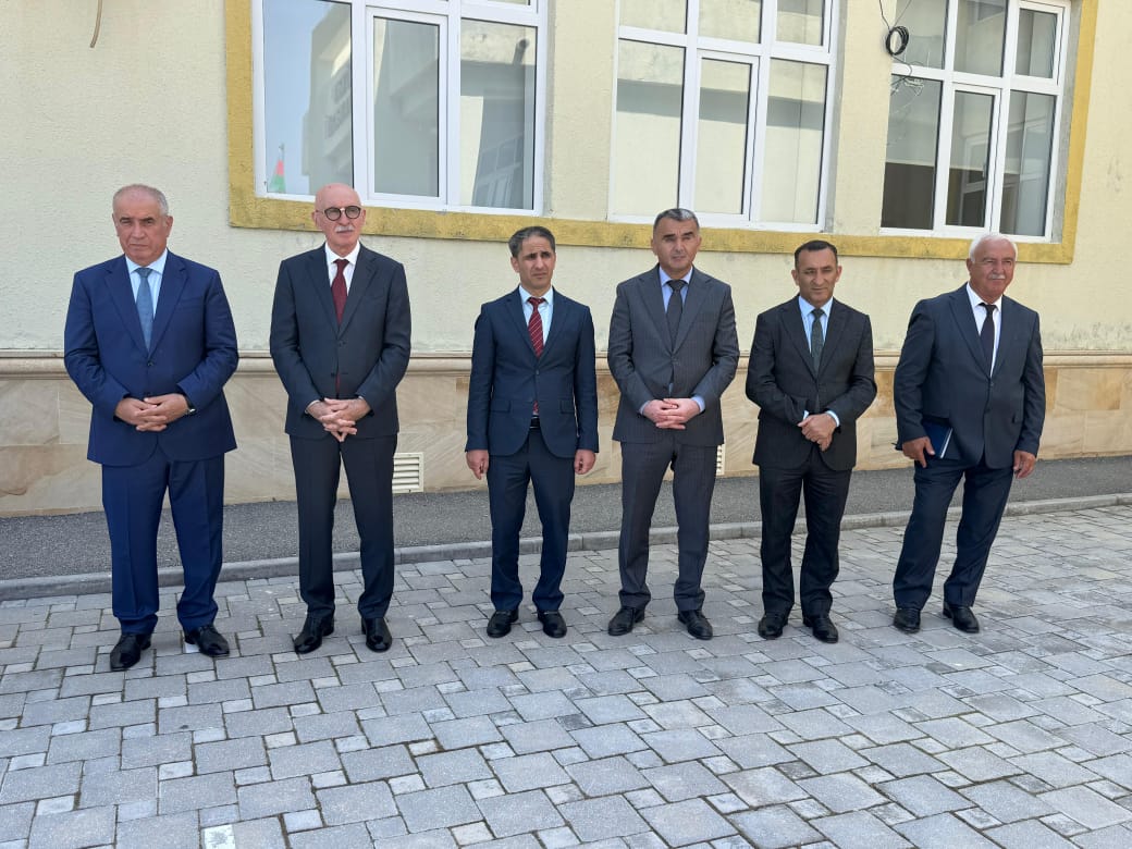 Firudin Qurbanov Qobustanda "Son zəng" tədbirində iştirak edib