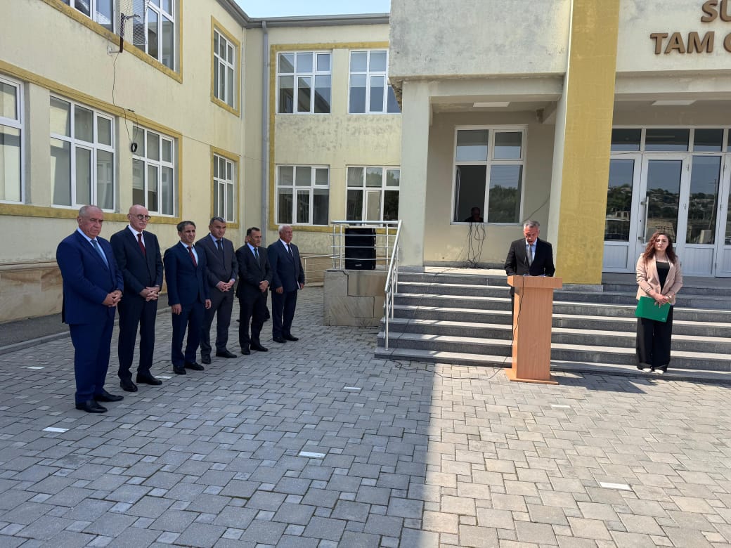 Firudin Qurbanov Qobustanda "Son zəng" tədbirində iştirak edib