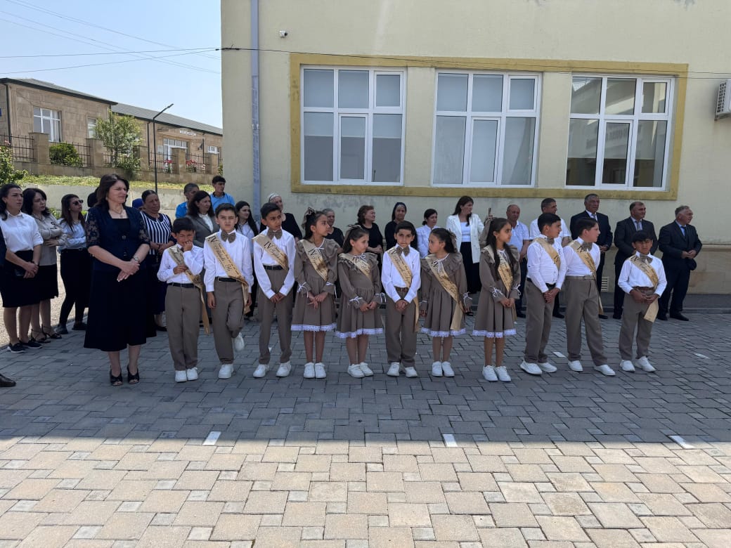 Firudin Qurbanov Qobustanda "Son zəng" tədbirində iştirak edib