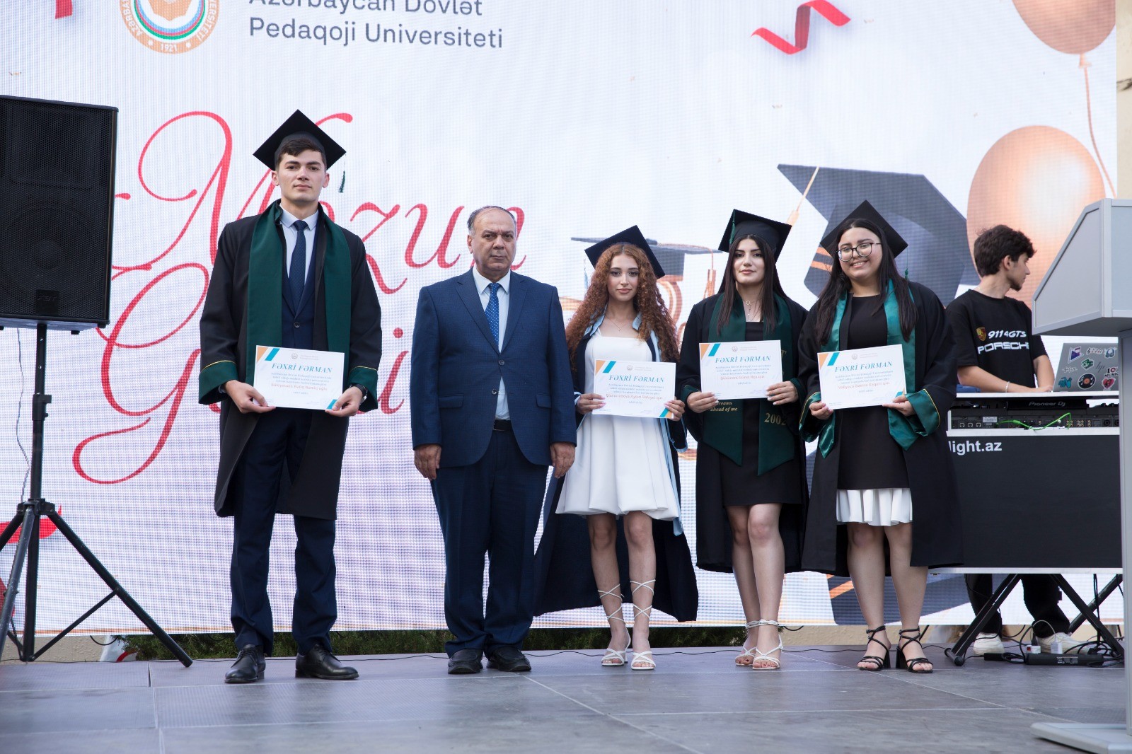 Gələcəyin müəllimləri məzun oldu: ADPU-da “Məzun günü”