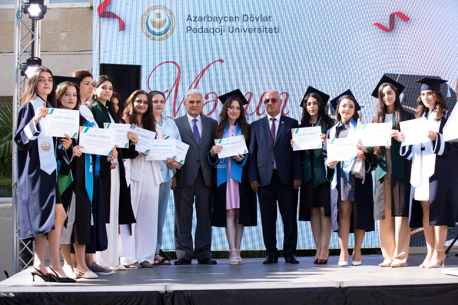 Gələcəyin müəllimləri məzun oldu: ADPU-da “Məzun günü”