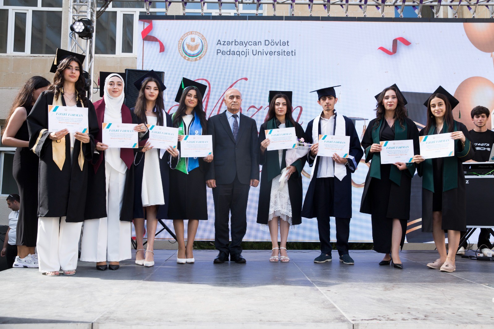 Gələcəyin müəllimləri məzun oldu: ADPU-da “Məzun günü”