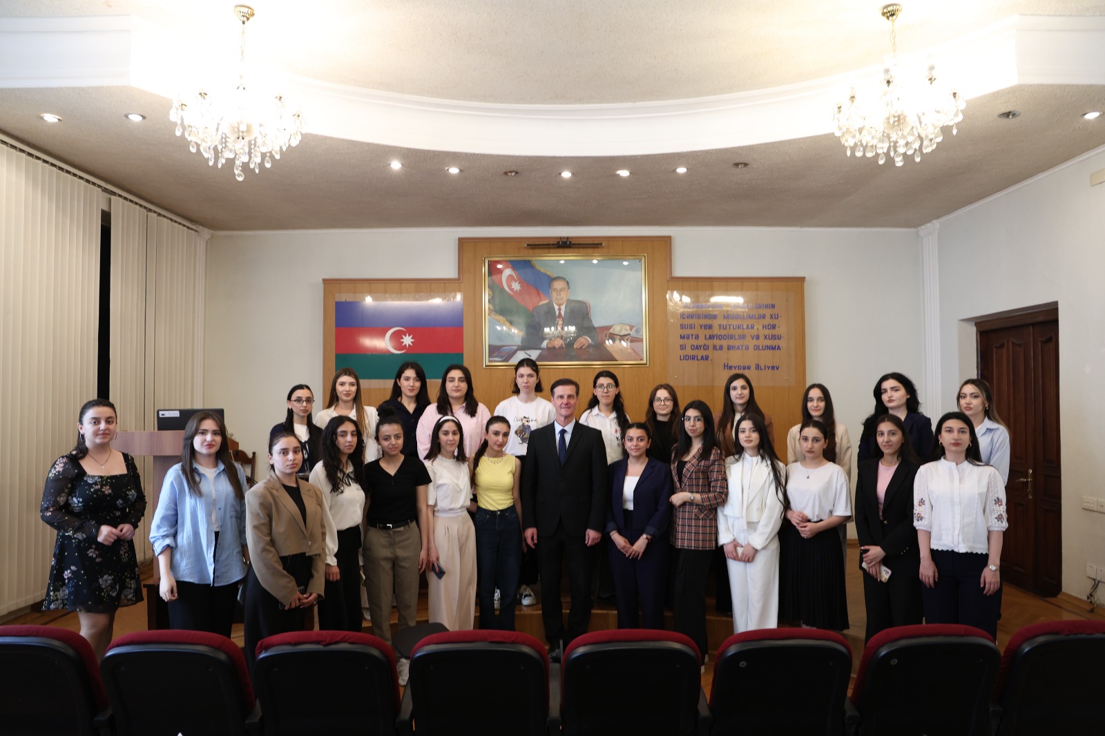 Gələcəyin pedaqoqları üçün 6 aylıq təlim keçirilir