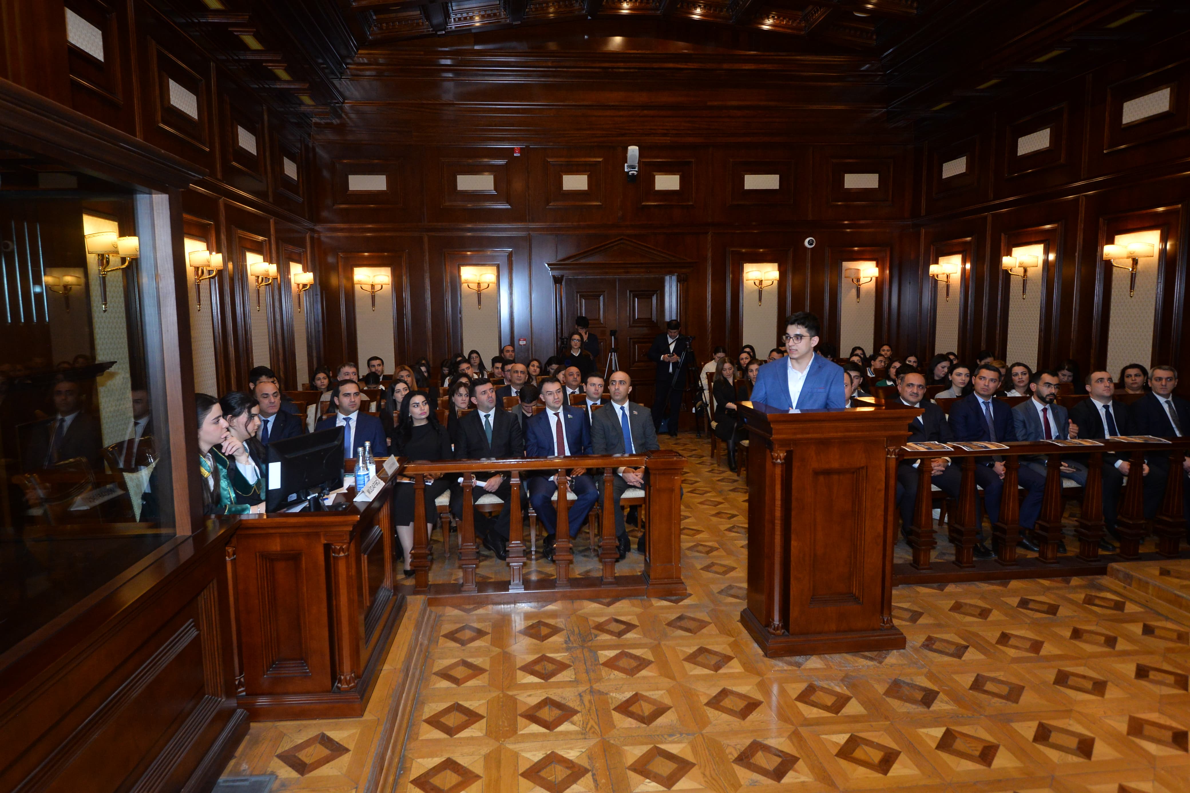 “Gənc Hüquq Müdafiəçiləri” məhkəmə müsabiqəsi qalibləri mükafatlandırılıb