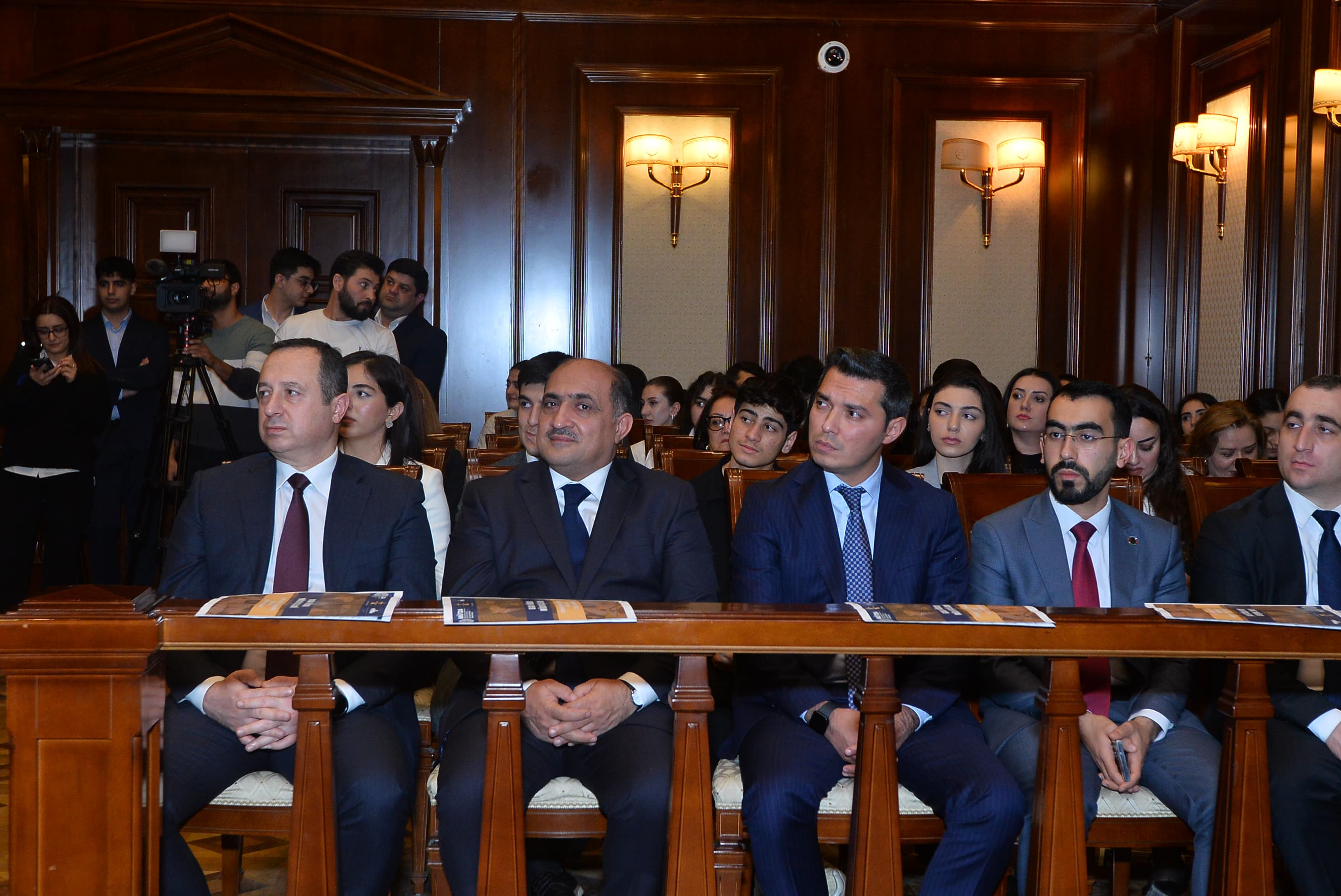 “Gənc Hüquq Müdafiəçiləri” məhkəmə müsabiqəsi qalibləri mükafatlandırılıb