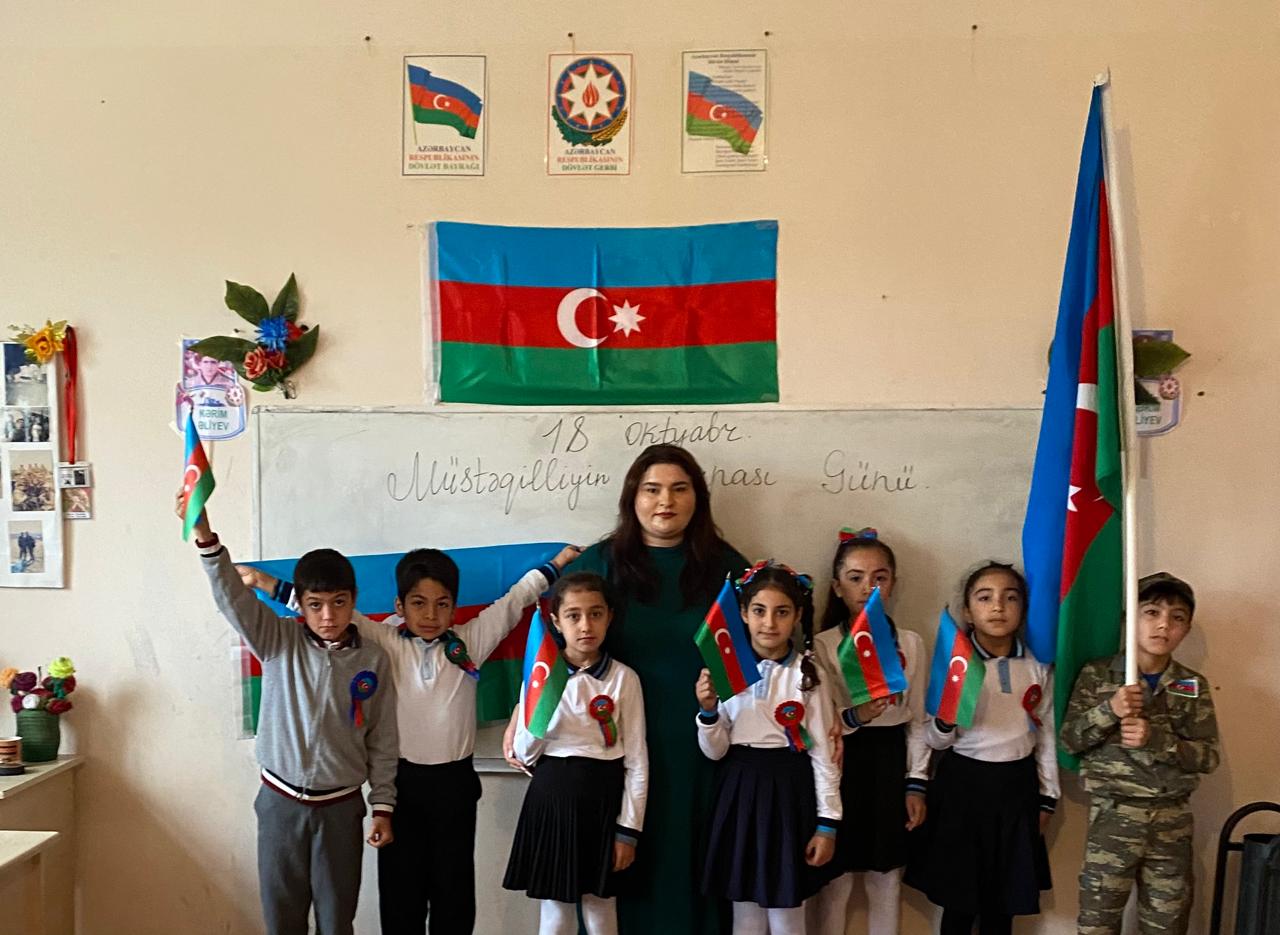 Gənc müəllim: Dərsdə ən zəif şagirdin belə fəal olmasına çalışıram 