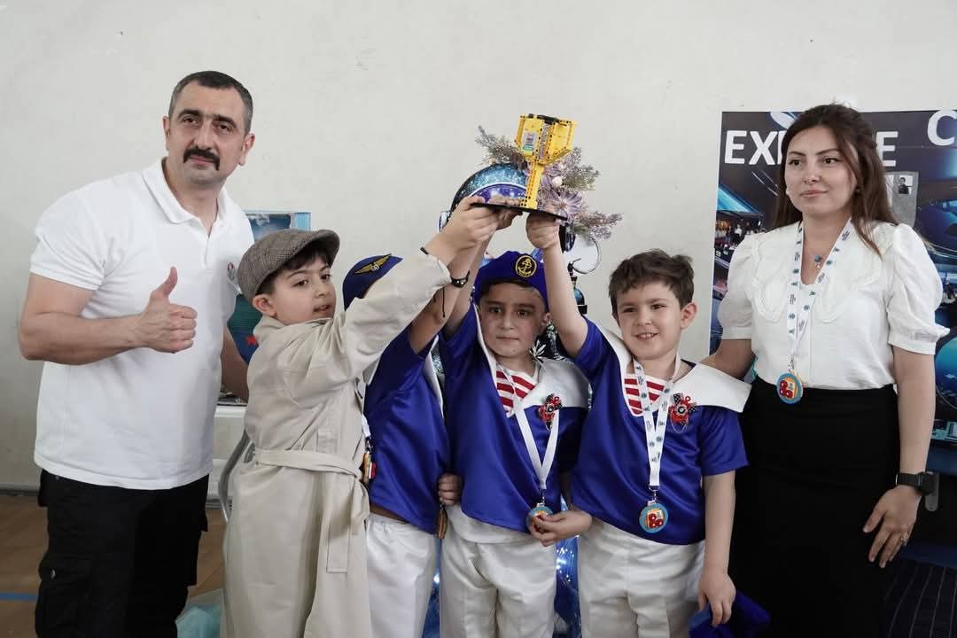 Gəncə məktəbliləri LEGO turnirində iki kubok qazandılar