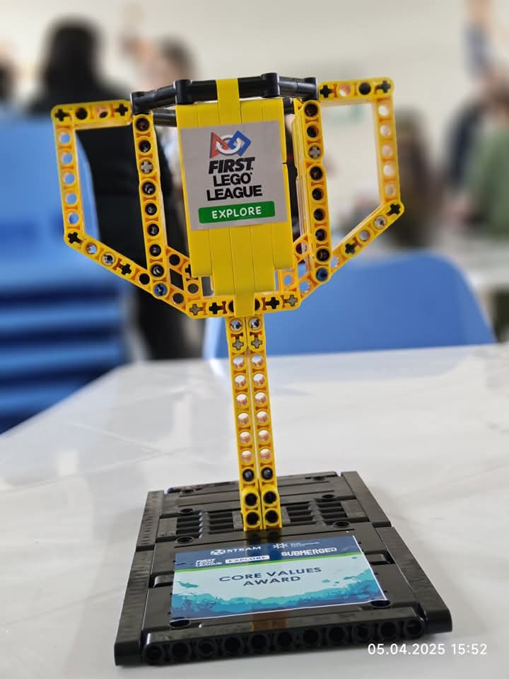 Gəncə məktəbliləri LEGO turnirində iki kubok qazandılar