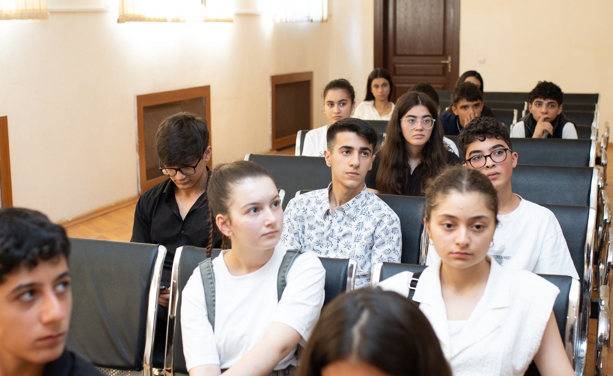 Gəncə və Goranboyda yenilənmiş tam orta məktəblərə qəbul həyata keçirilir