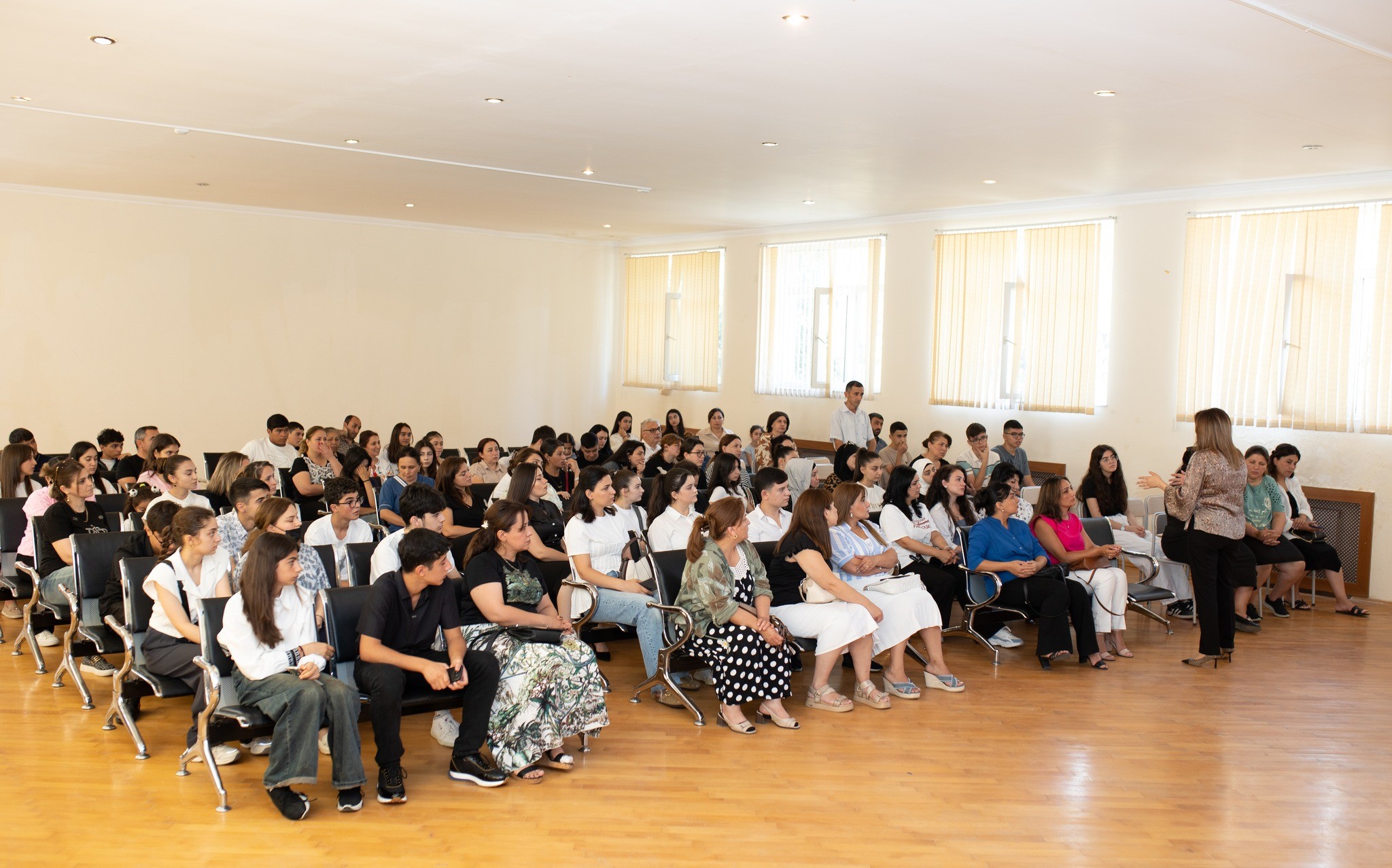 Gəncə və Goranboyda yenilənmiş tam orta məktəblərə qəbul həyata keçirilir