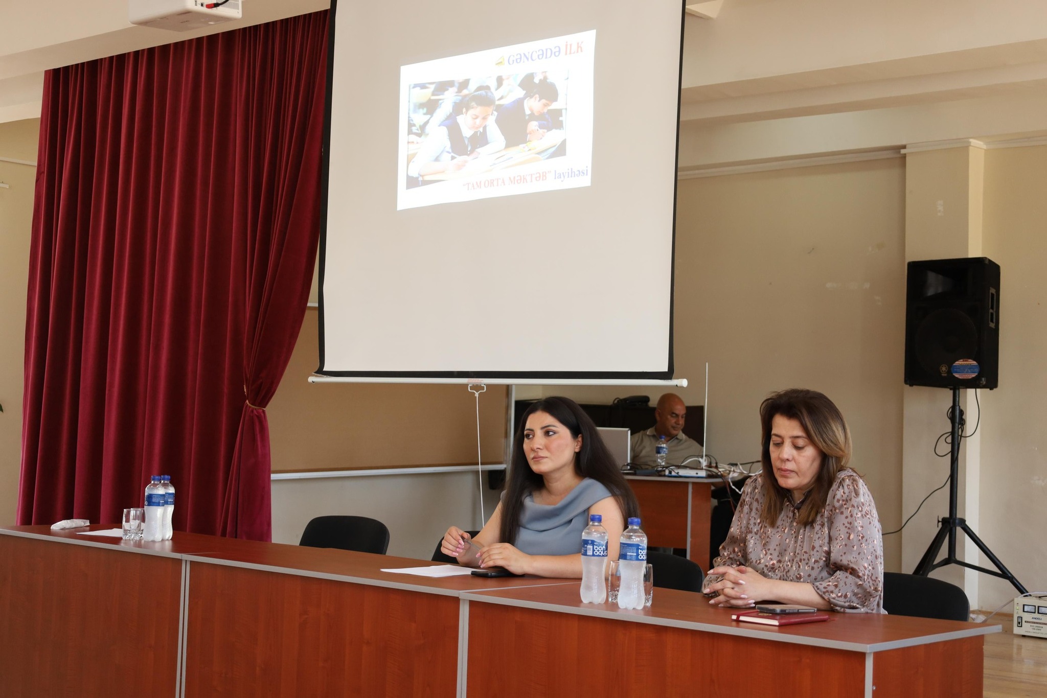 Gəncə və Goranboyda yenilənmiş tam orta məktəblərə qəbul həyata keçirilir