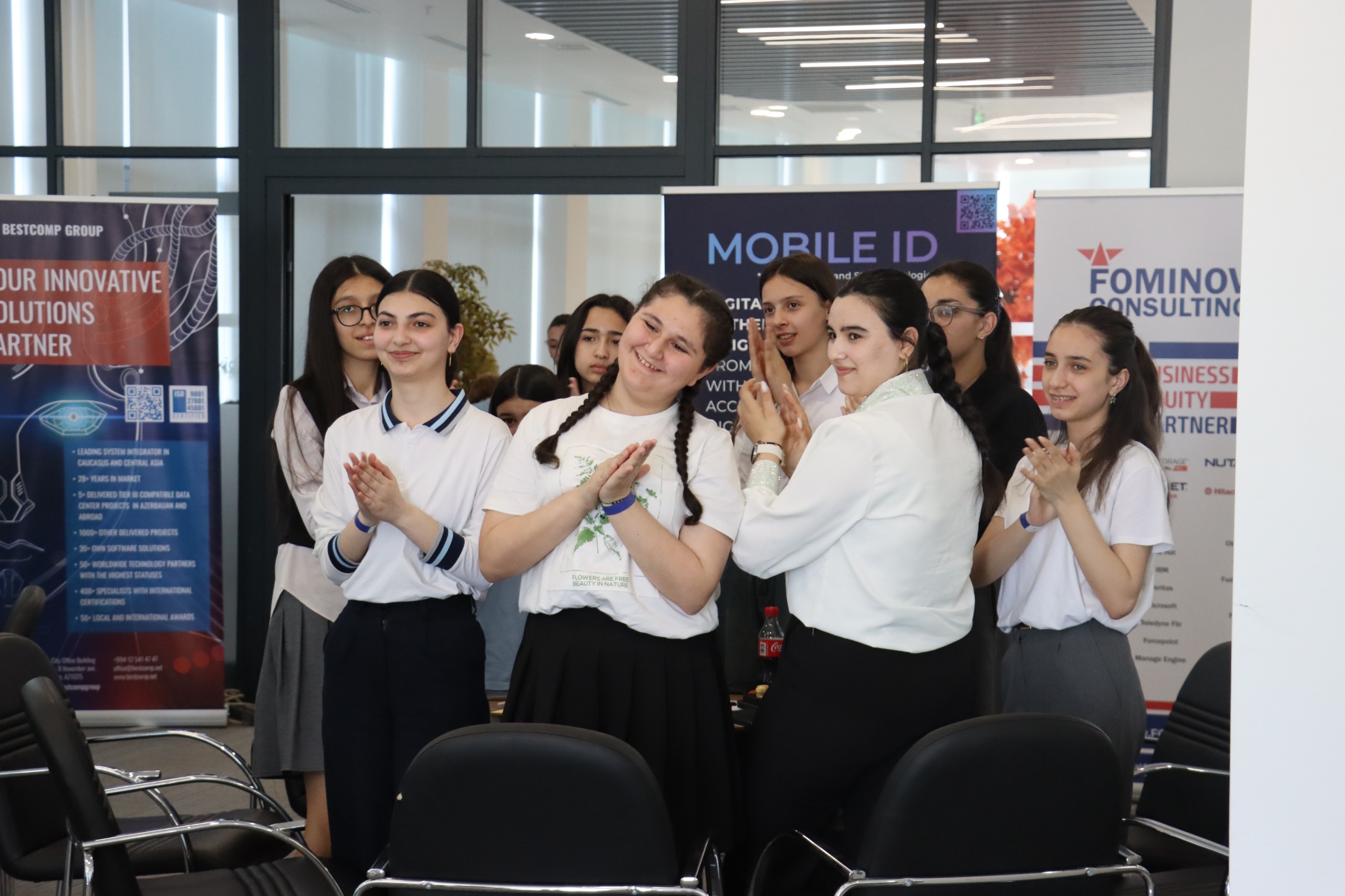 Gəncədə Beynəlxalq İKT-də Qızlar Gününə həsr olunmuş tədbir keçirilib