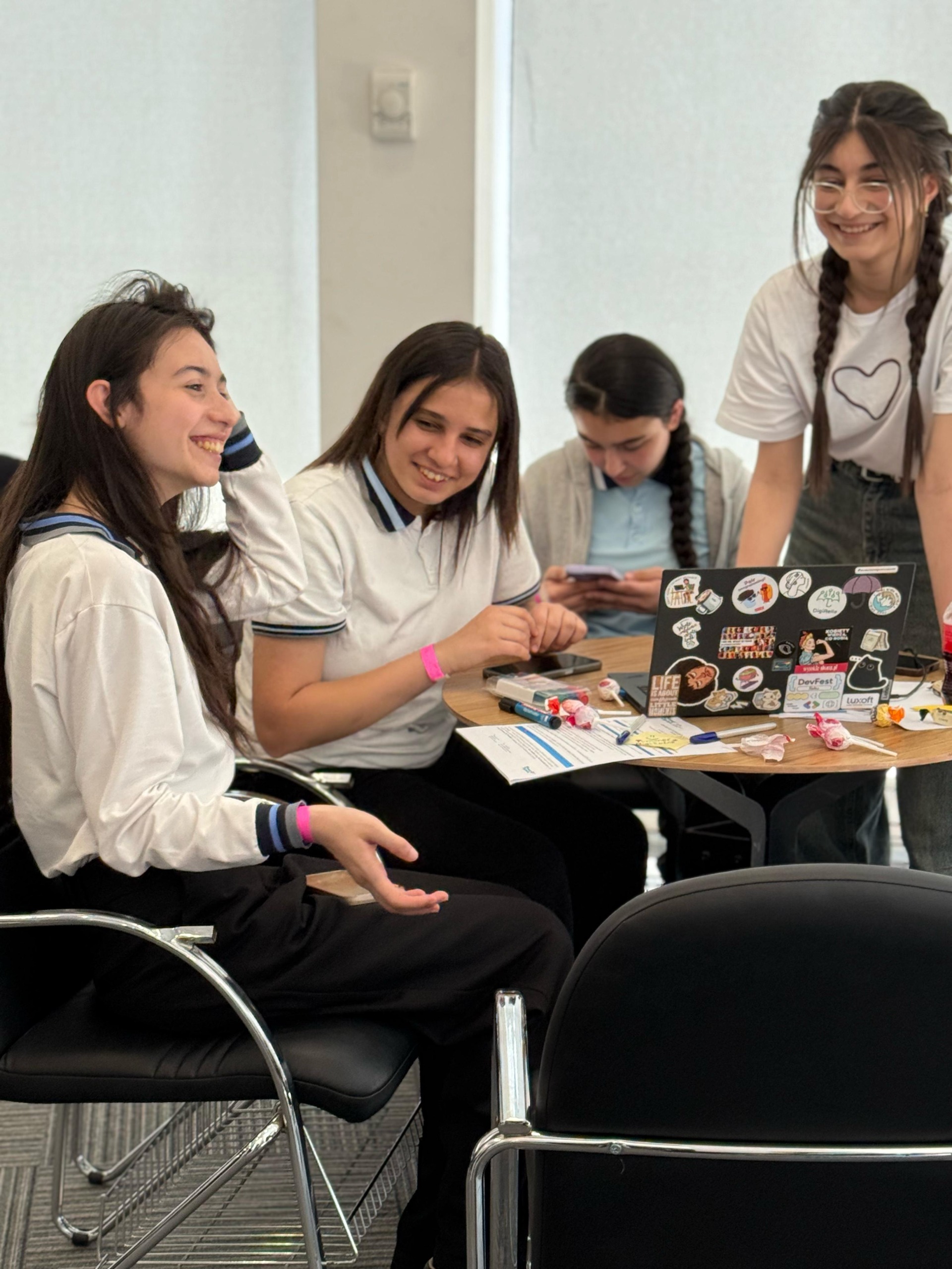 Gəncədə Beynəlxalq İKT-də Qızlar Gününə həsr olunmuş tədbir keçirilib