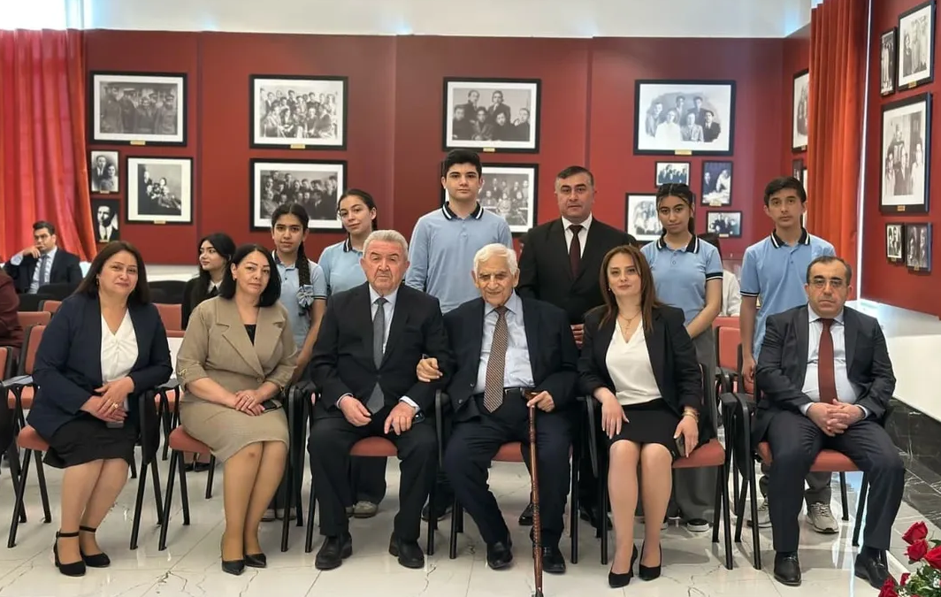 Gəncədə Mir Cəlal Paşayevin xatirəsi anılıb