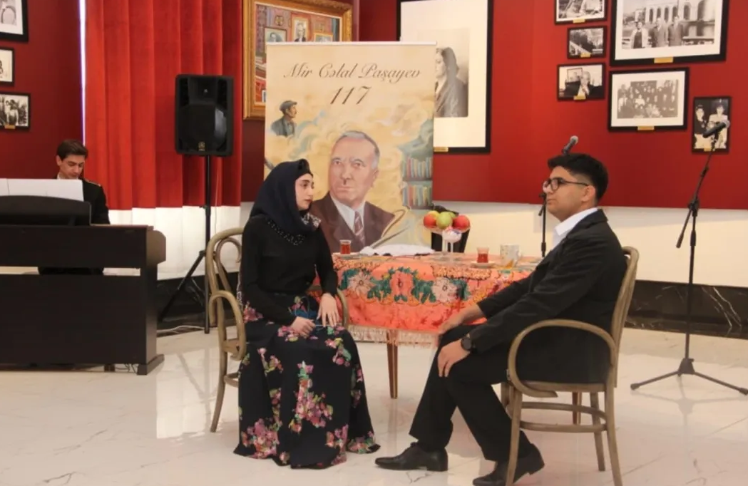Gəncədə Mir Cəlal Paşayevin xatirəsi anılıb