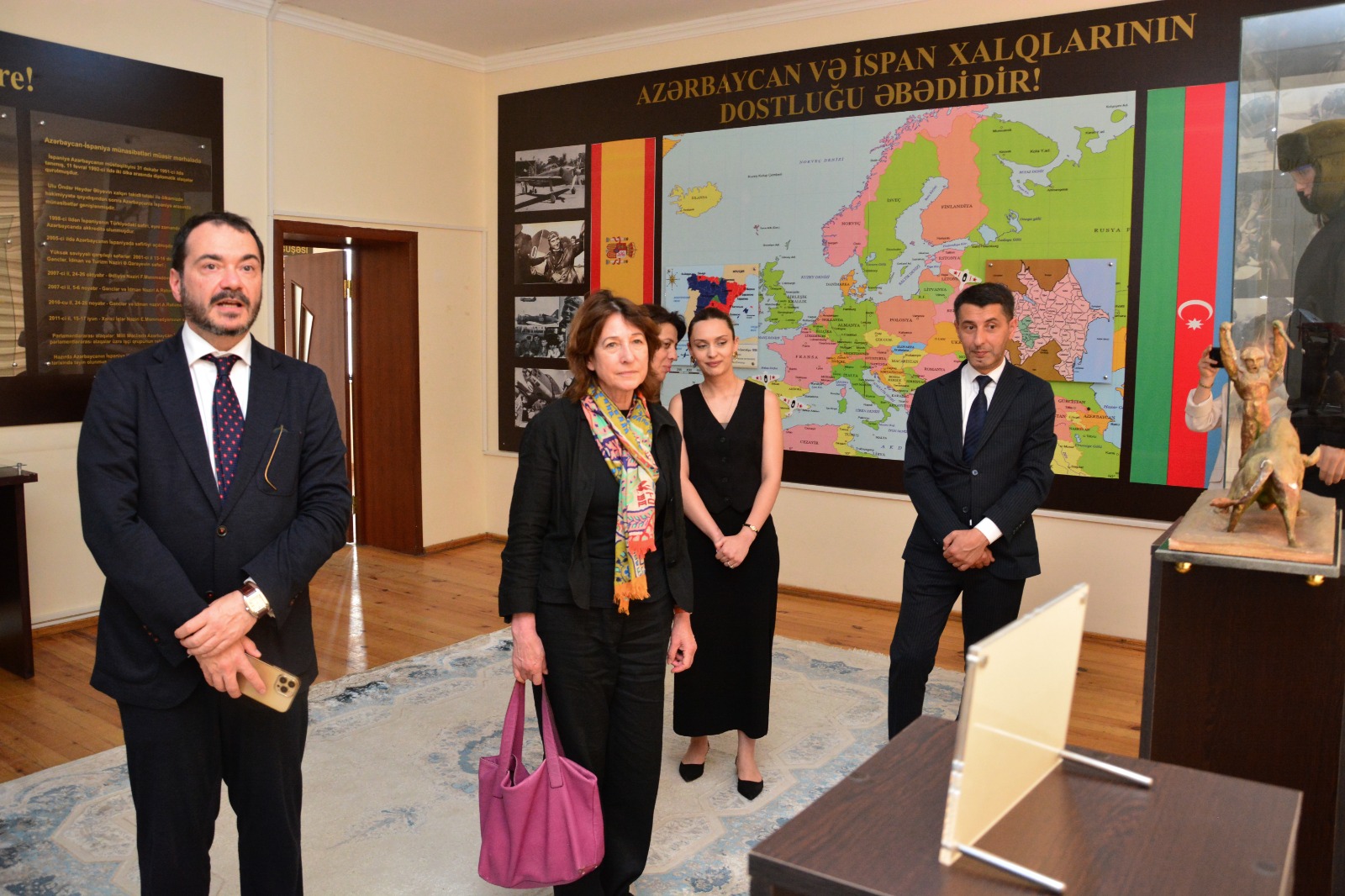 Gəncədə tarixlə diplomatiyanın görüşü