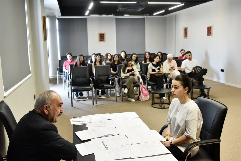 Gənclərə fotoqrafiya üzrə təlim kursu keçirilir 