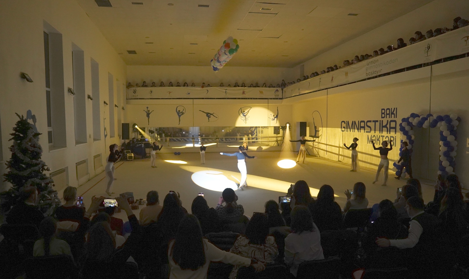 Gimnastika məktəbində "Elf diyarı" adlı tədbir keçirilib