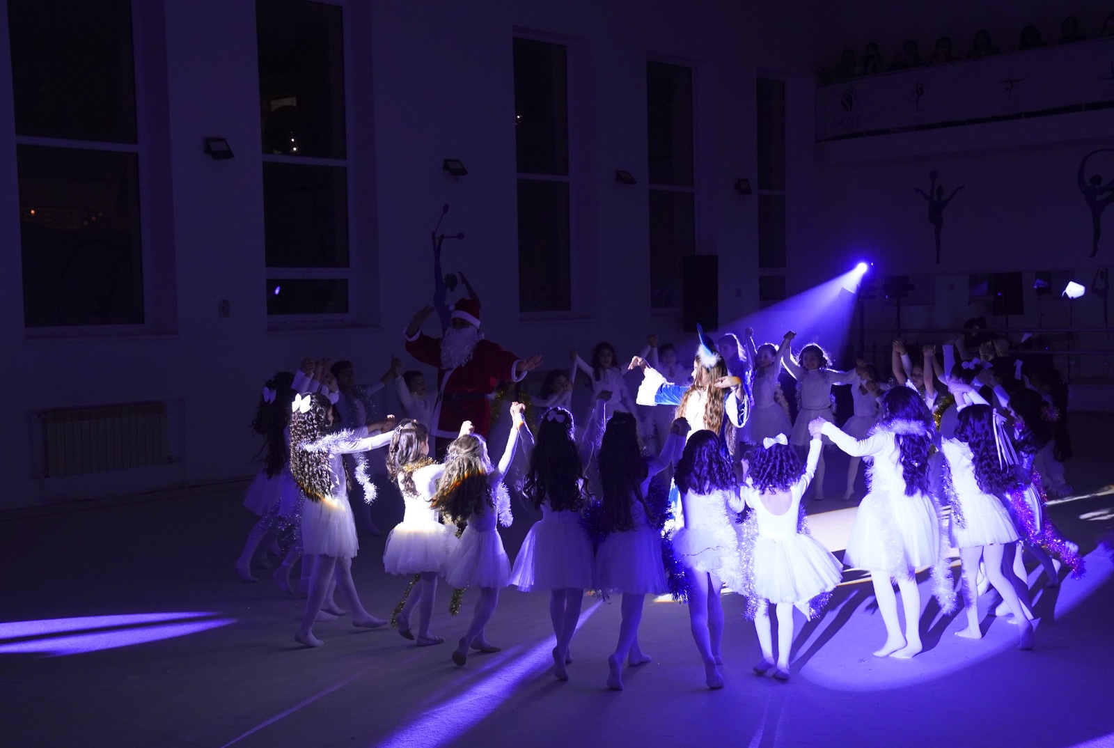 Gimnastika məktəbində "Elf diyarı" adlı tədbir keçirilib